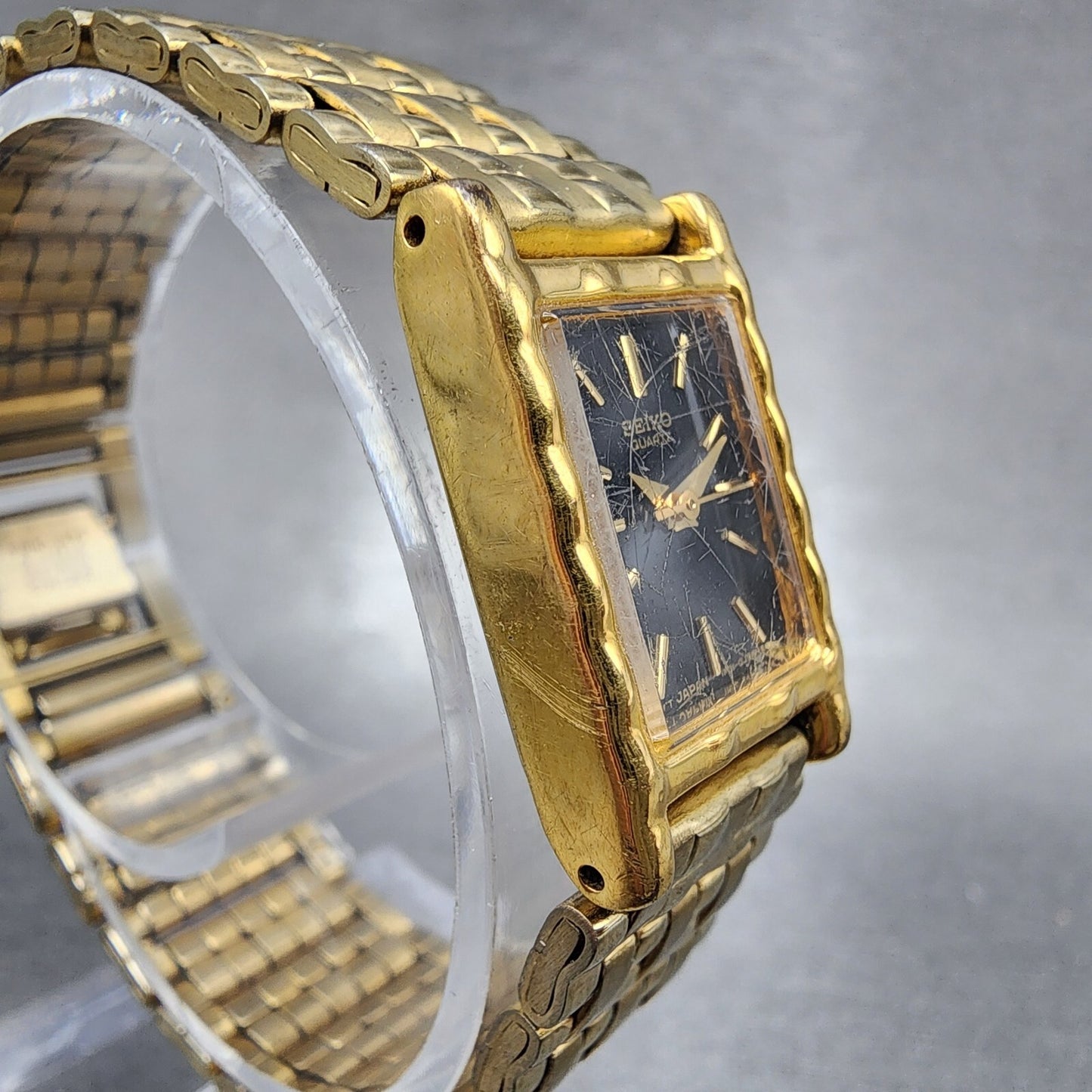 Seiko Tank Watch Women 16mm Black Dial Gold Tone Rectangle 1N015A69 New Battery3