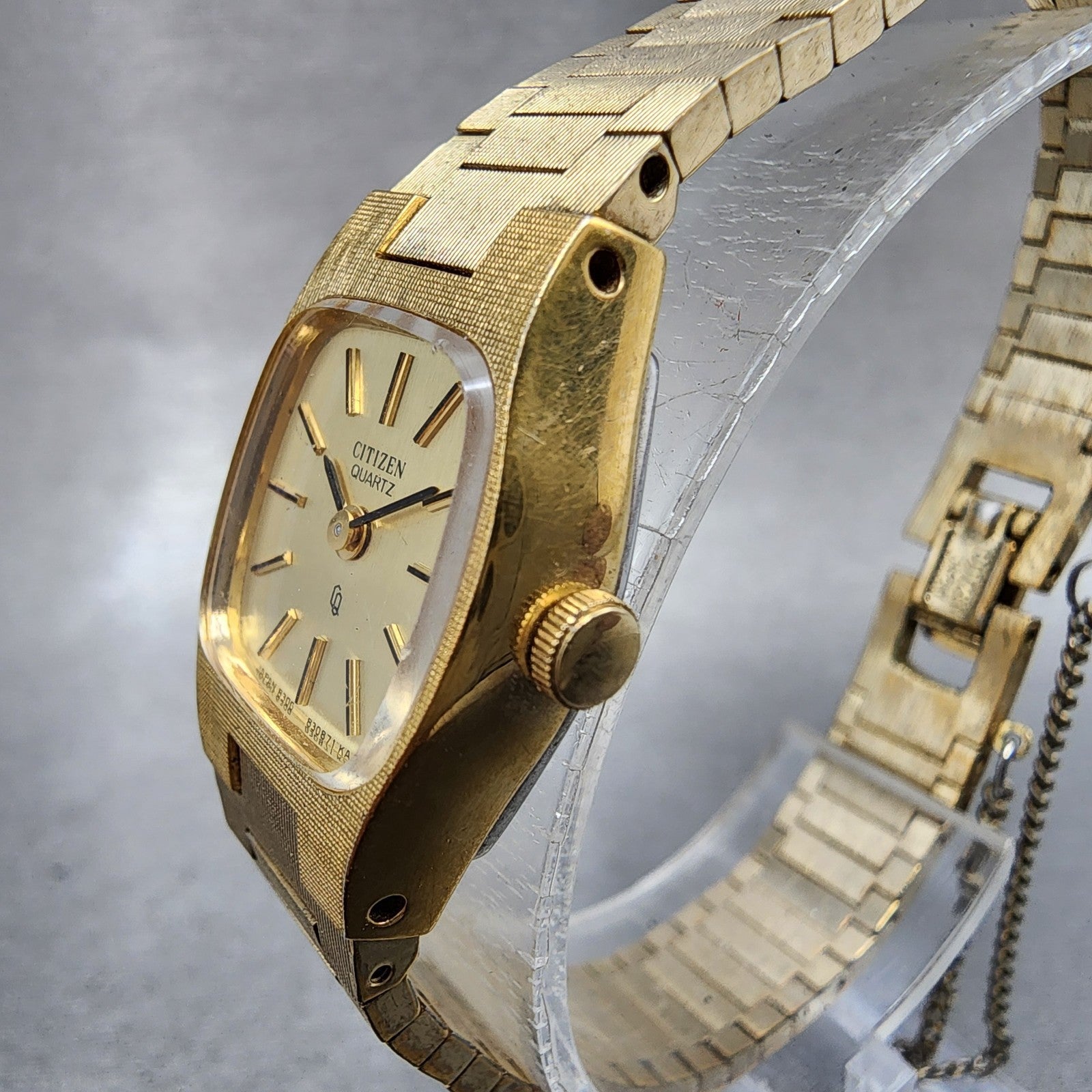 Citizen CQ Watch Women 18mm Champagne Dial Gold Tone 4830504 New Battery2