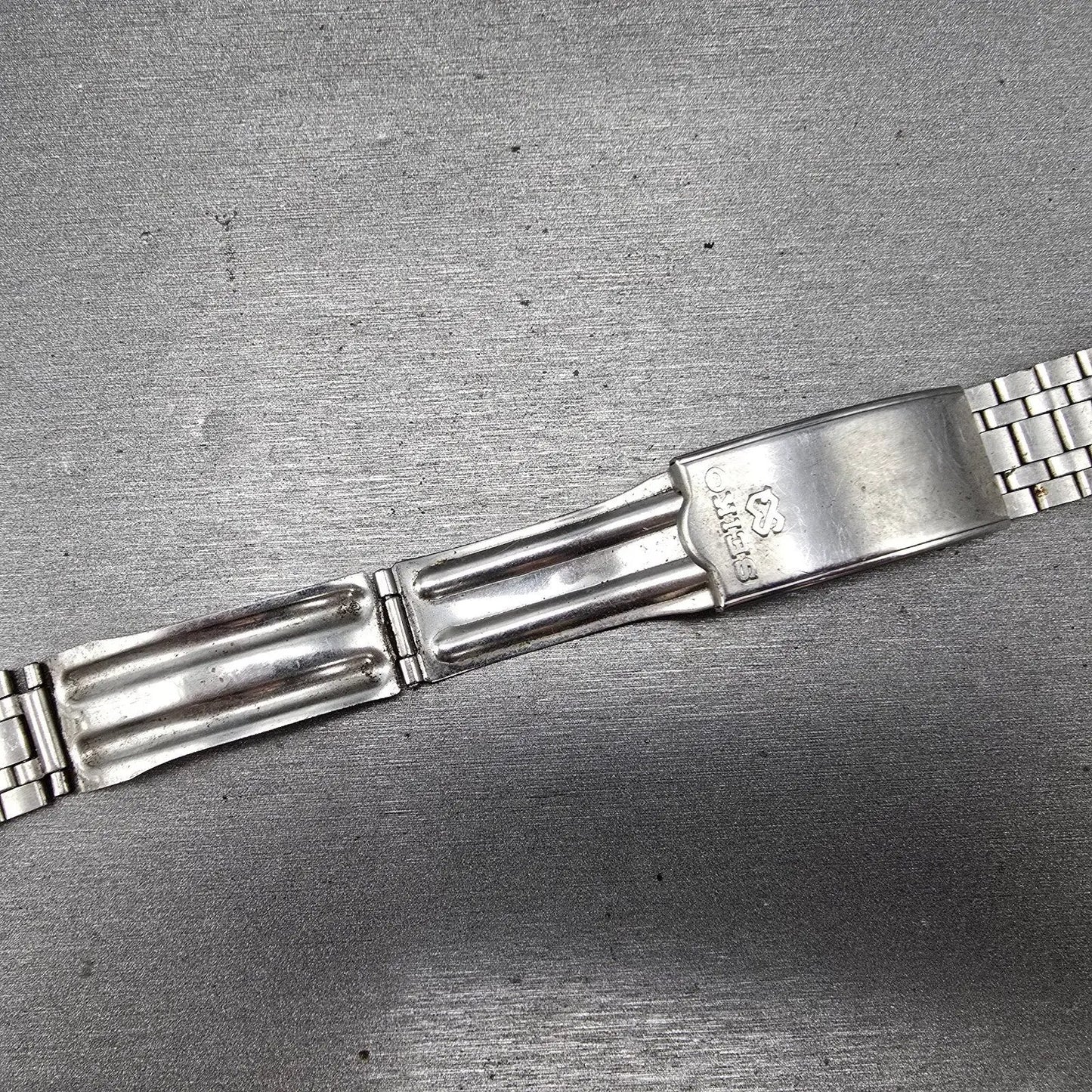 Seiko SQ Bracelet 20mm Stainless Steel Silver Tone Tri Folding Clasp VTG 6105016