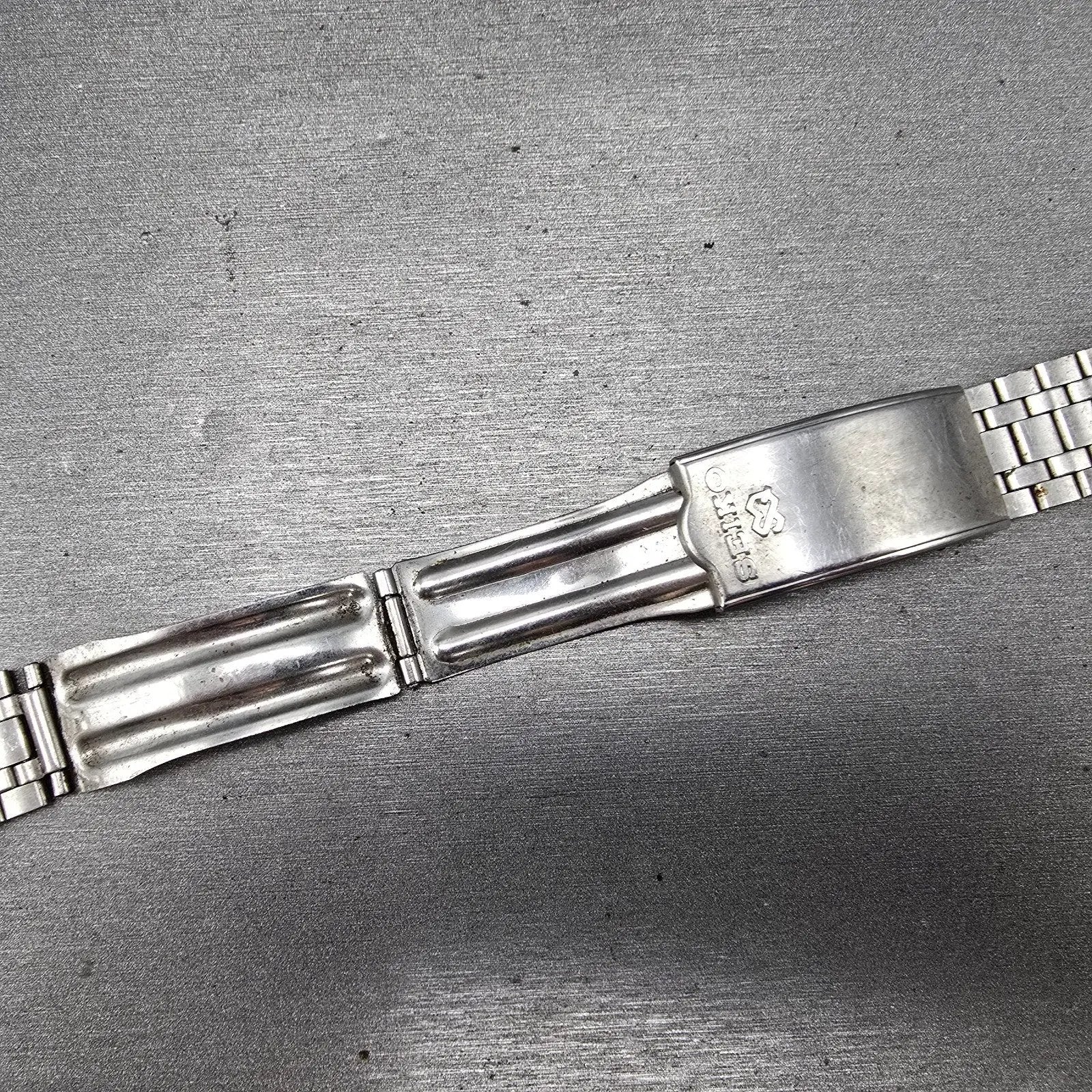 Seiko SQ Bracelet 20mm Stainless Steel Silver Tone Tri Folding Clasp VTG 6105016