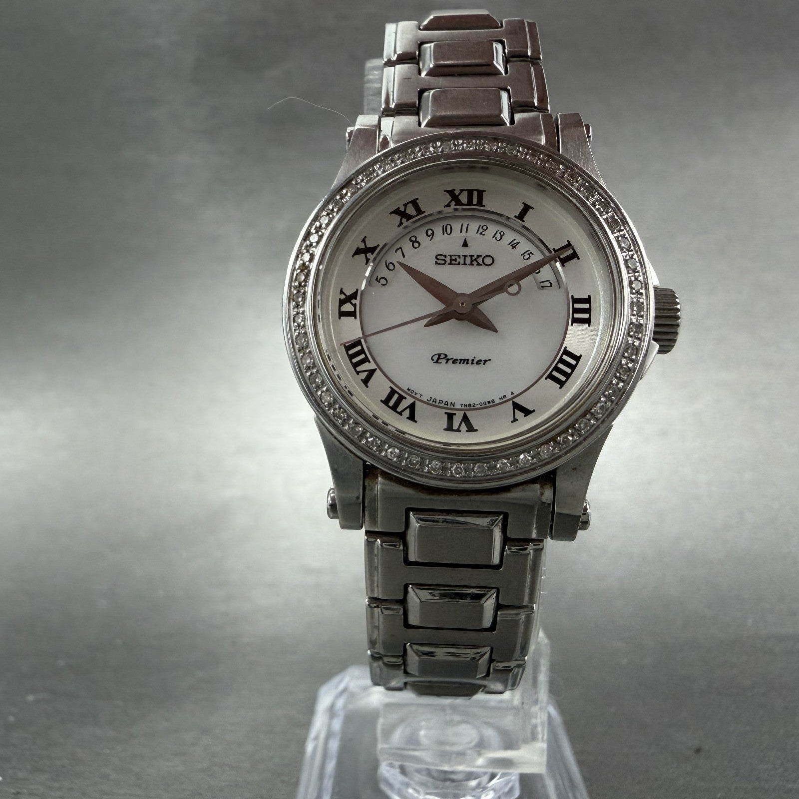 Seiko Premier Watch Women 27mm MOP Dial Silver Tone Date 7N82-0DA0 New Battery5