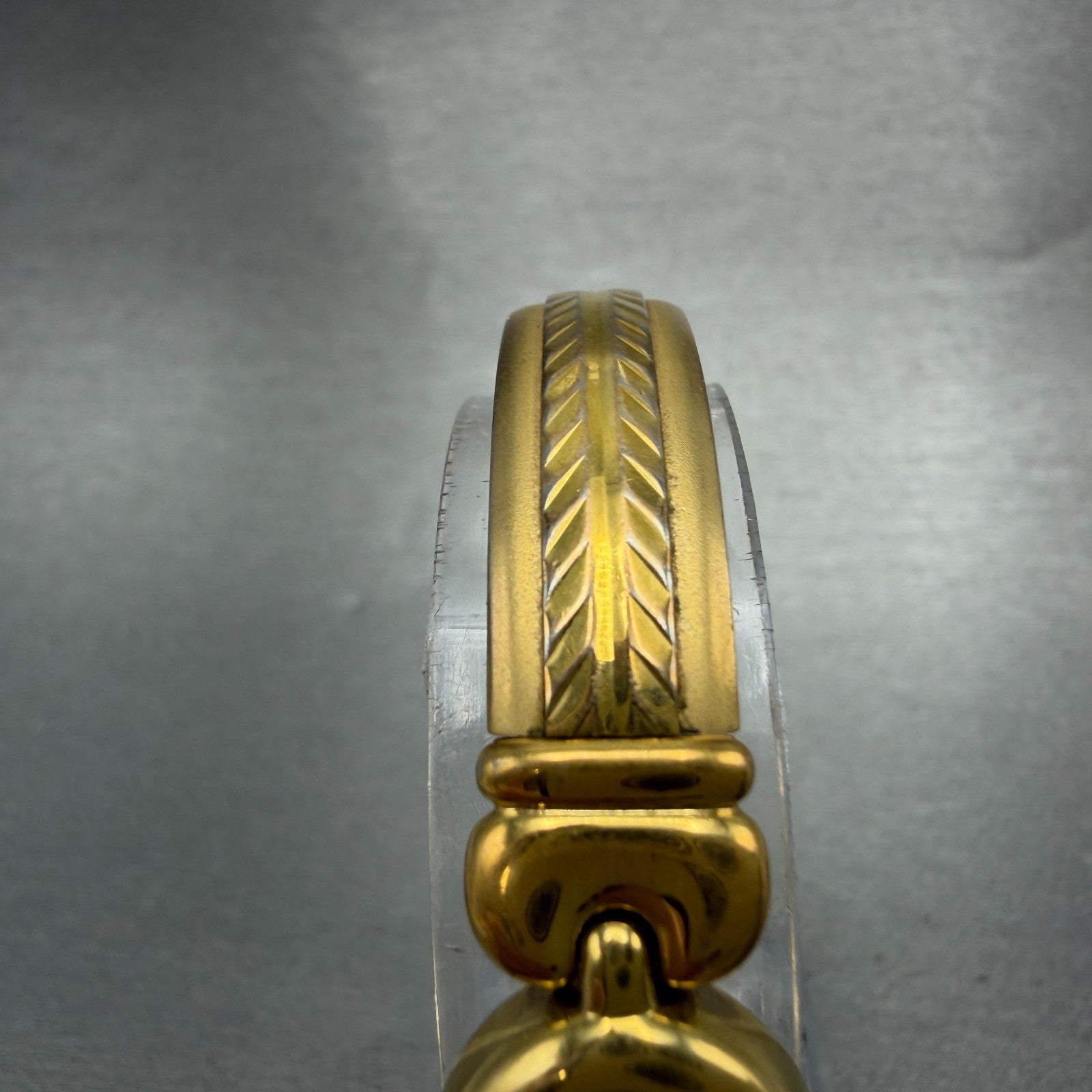 Elgin Watch Women 16mm Black Dial Gold Tone Oval ELB76-017 New Battery4