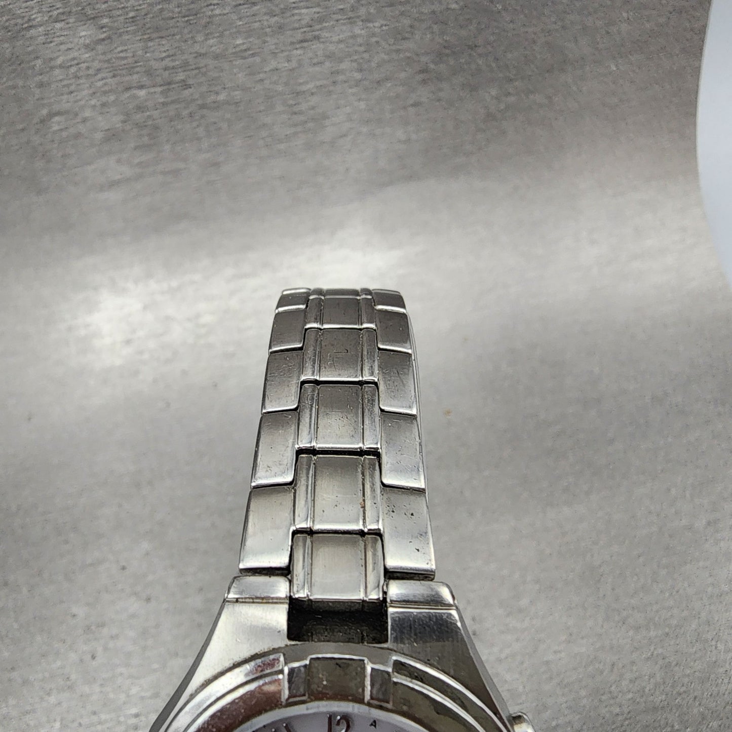 Casio Waveceptor Watch Women 30mm White Dial Silver Tone Date Round Runs LWQ1504