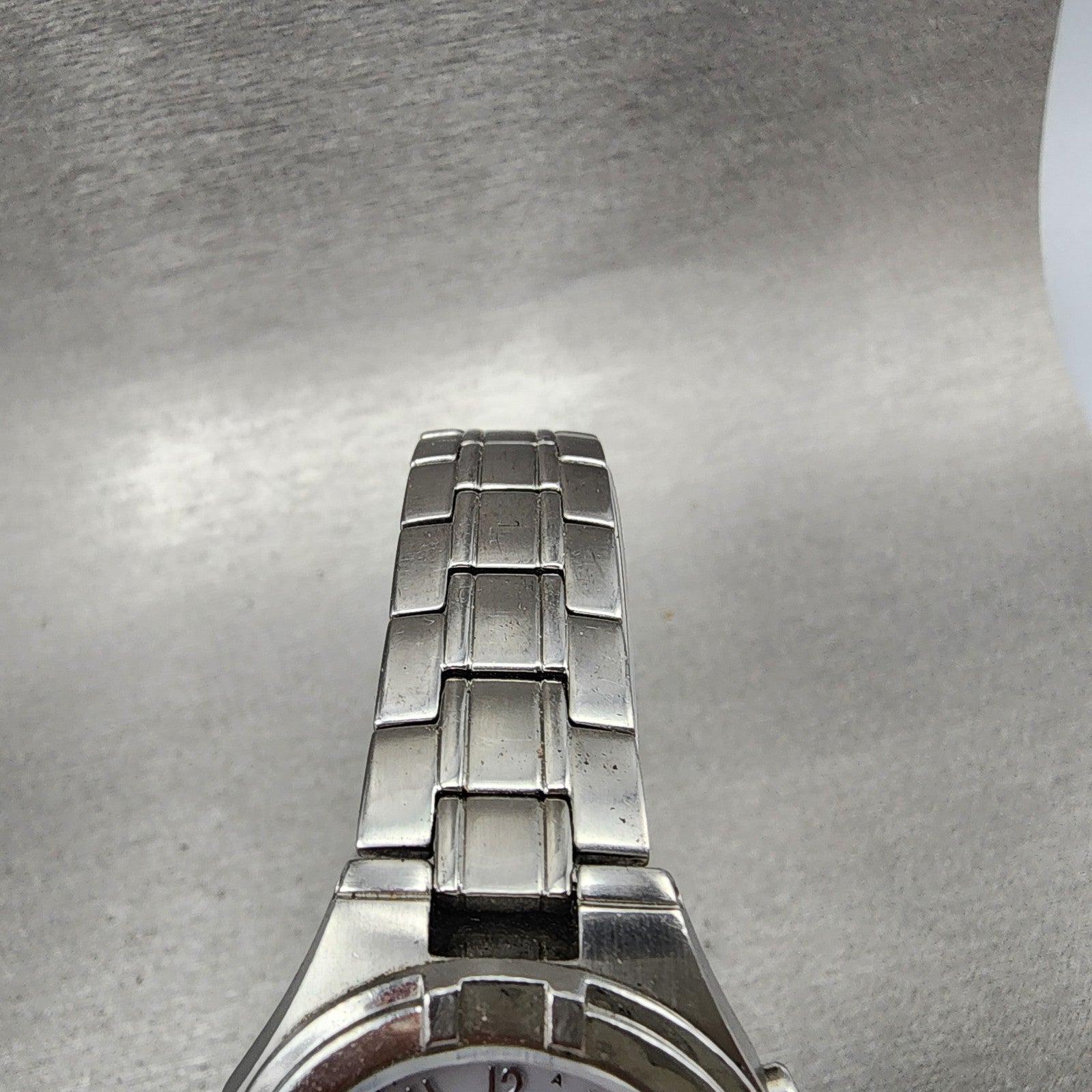 Casio Waveceptor Watch Women 30mm White Dial Silver Tone Date Round Runs LWQ1504