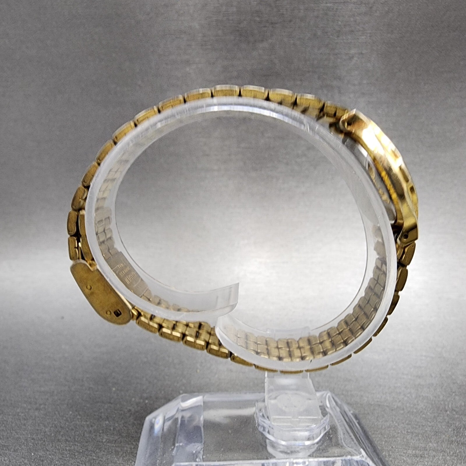 Citizen Watch Women 23mm Champange Dial Gold Tone Round 5930S43714 New Battery8