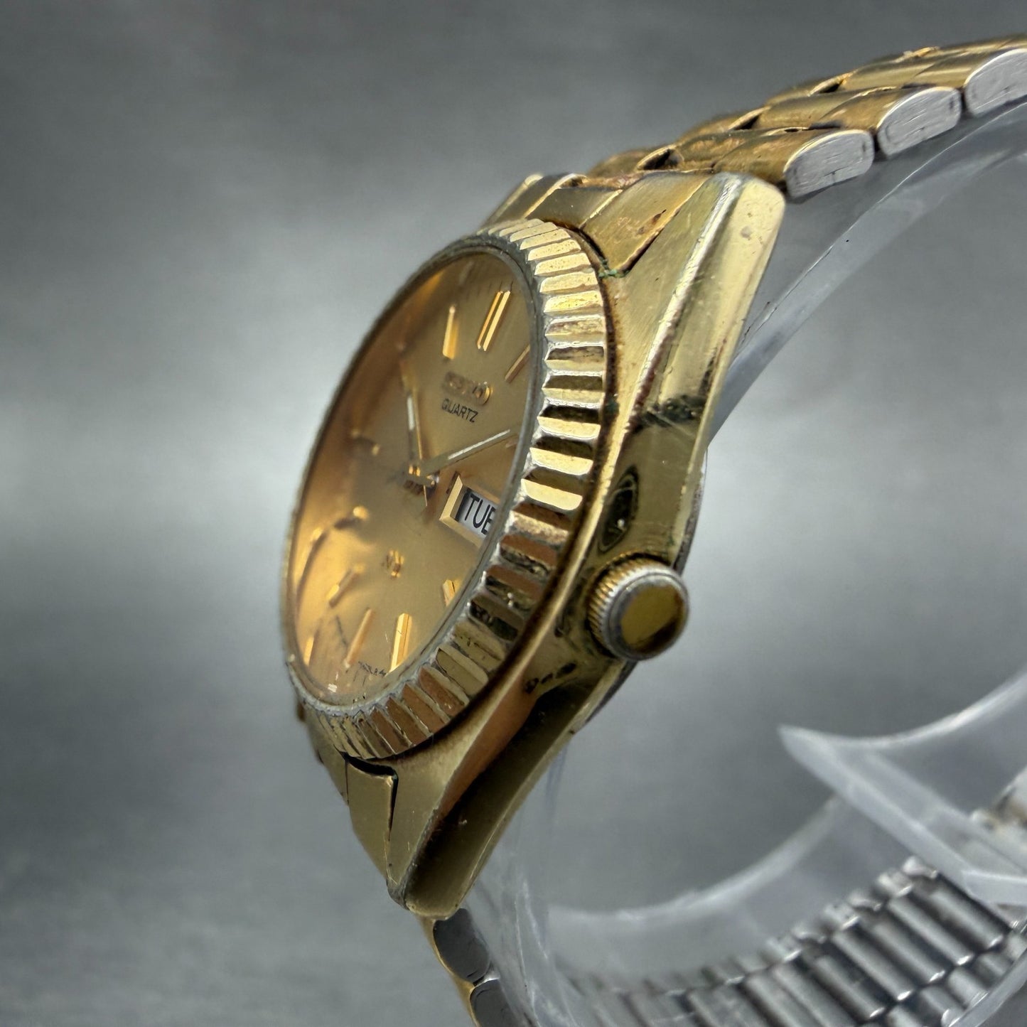 Seiko SQ Watch Women 25mm Gold Dial Gold Tone Daydate Round 2A23-0039 NewBat MG52