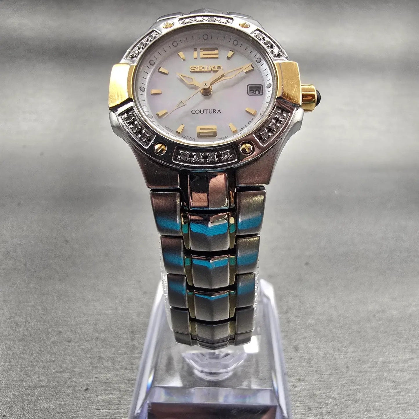 Seiko Coutura Watch Women 26mm MOP Dial Two Tone Date Gemmed 7N82-0CG0 New Batt5