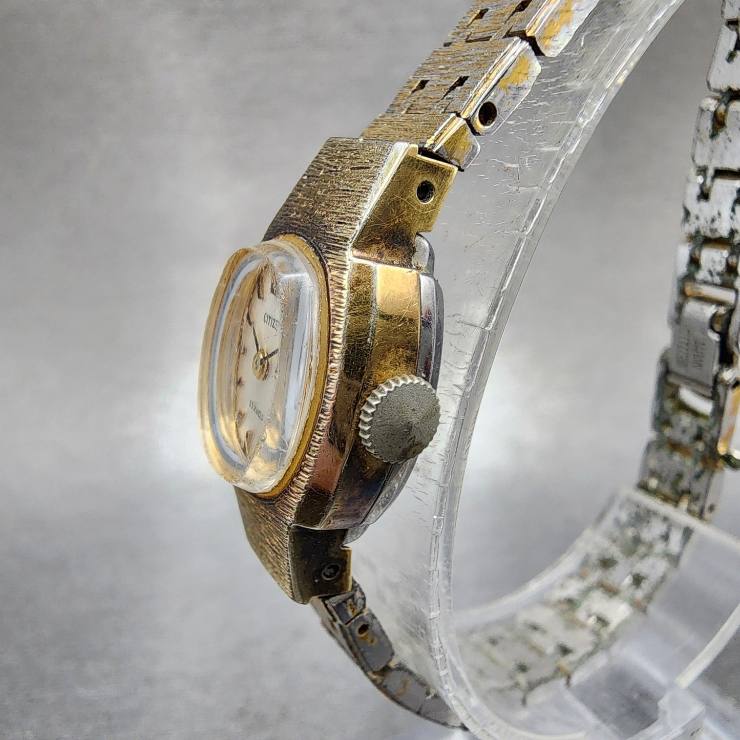 Citizen Watch Women 15mm Silver Dial Gold Tone Oval 4674120 Manual Runs VTG2