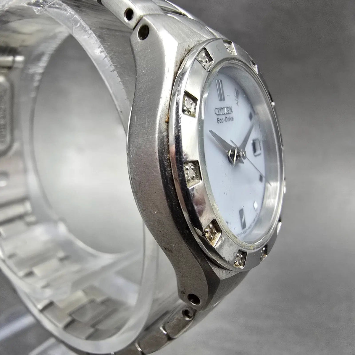 Citizen Eco-Drive Watch Women 25mm White Dial Silver Tone Date E011-S033705 JP3