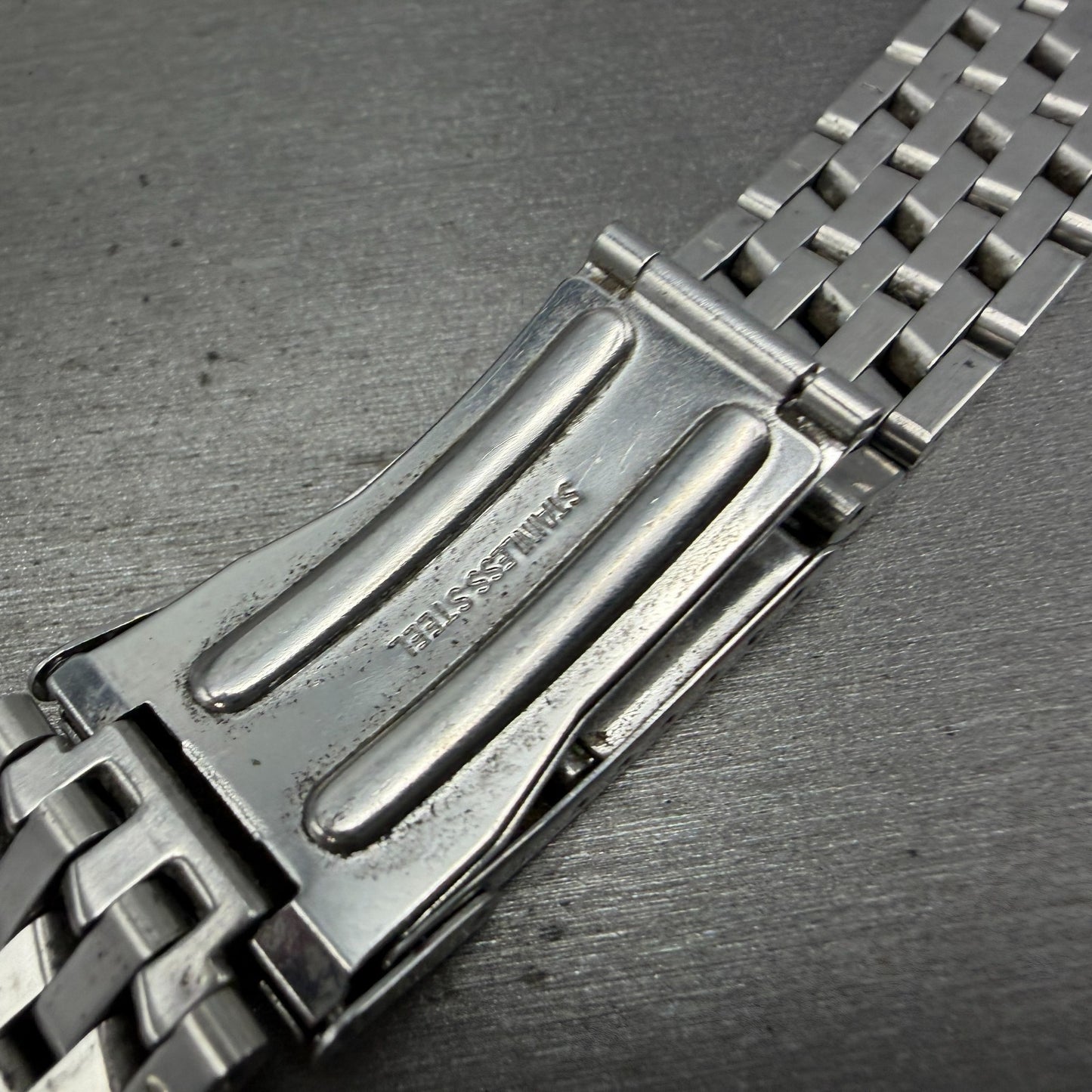 Victorinox Swiss Army Calvary Watch Men 39mm White Dial Silver Tone Date PARTS R15