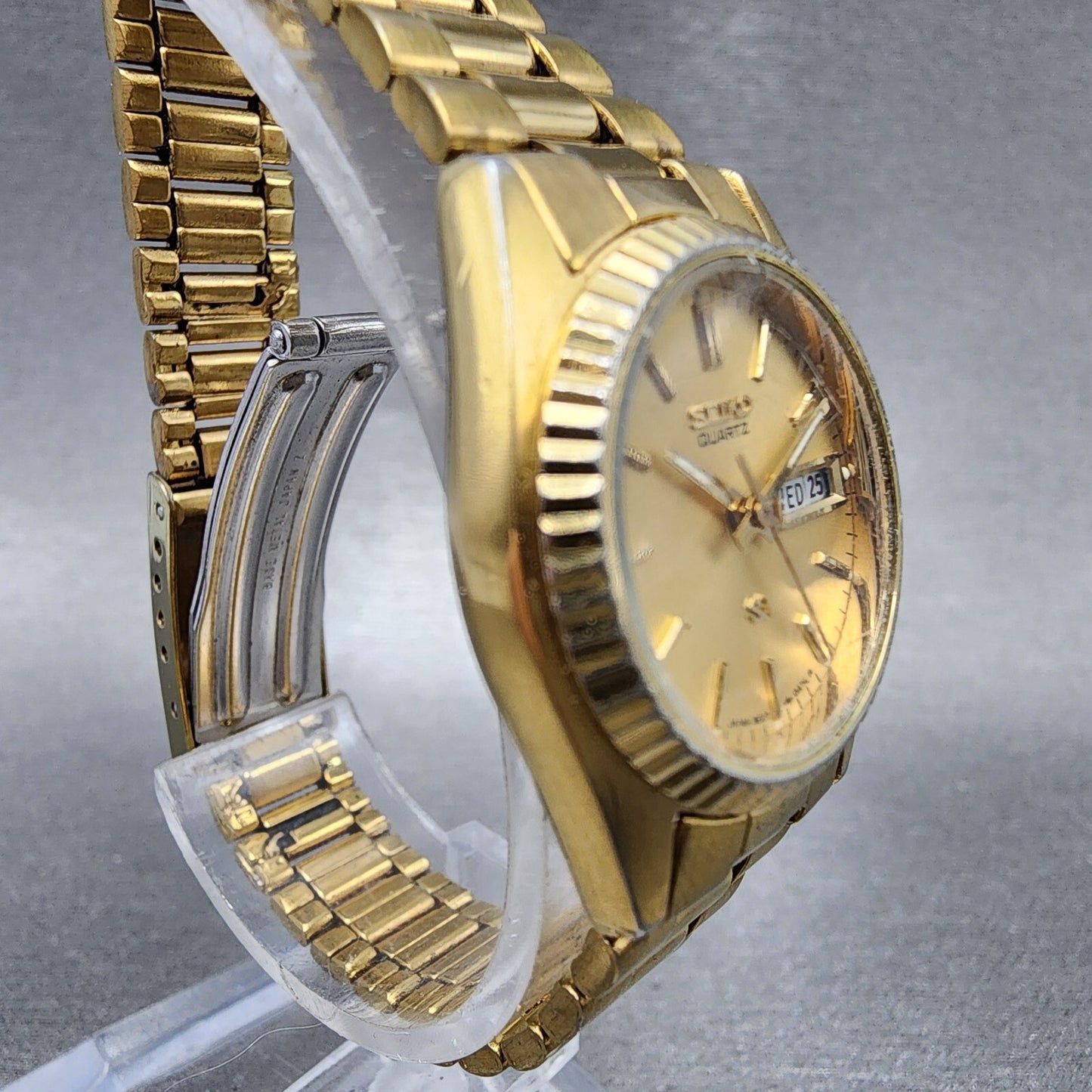 Seiko SQ Watch Women 24mm Gold Dial Gold Tone Daydate Round 3E230A69 New Batt3
