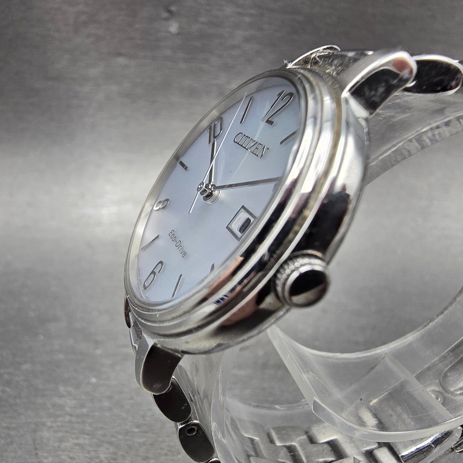 Citizen Eco-Drive Watch Women 31mm Silver Dial Silver Tone Date E011-R013319 Run2