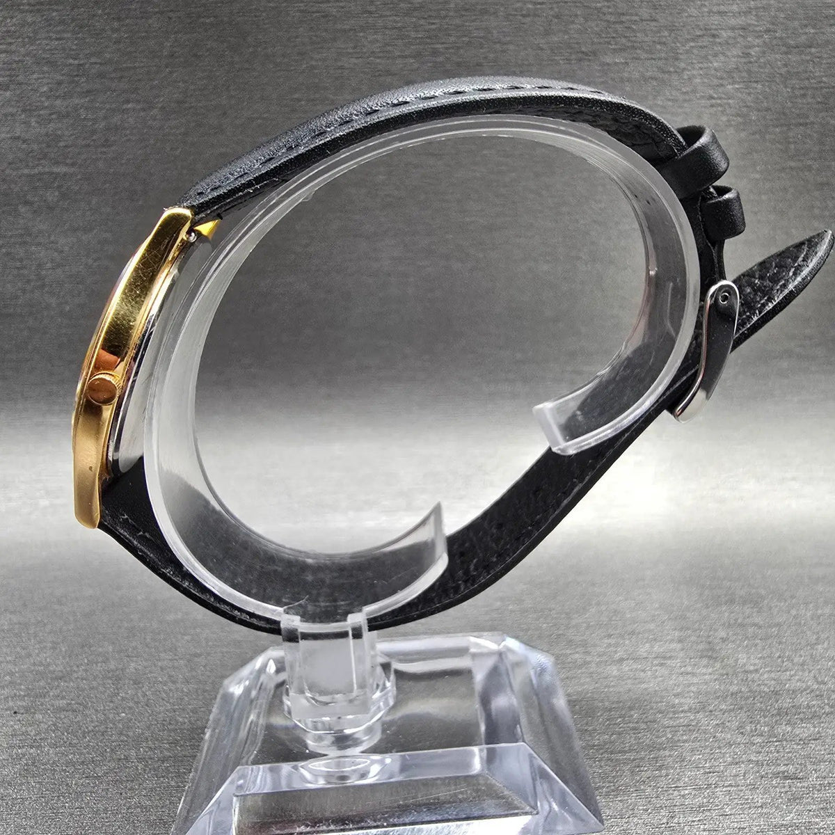 Seiko Watch Men 32mm Black Dial Gold Tone Round 5Y30-7A71 New Battery Vintage6