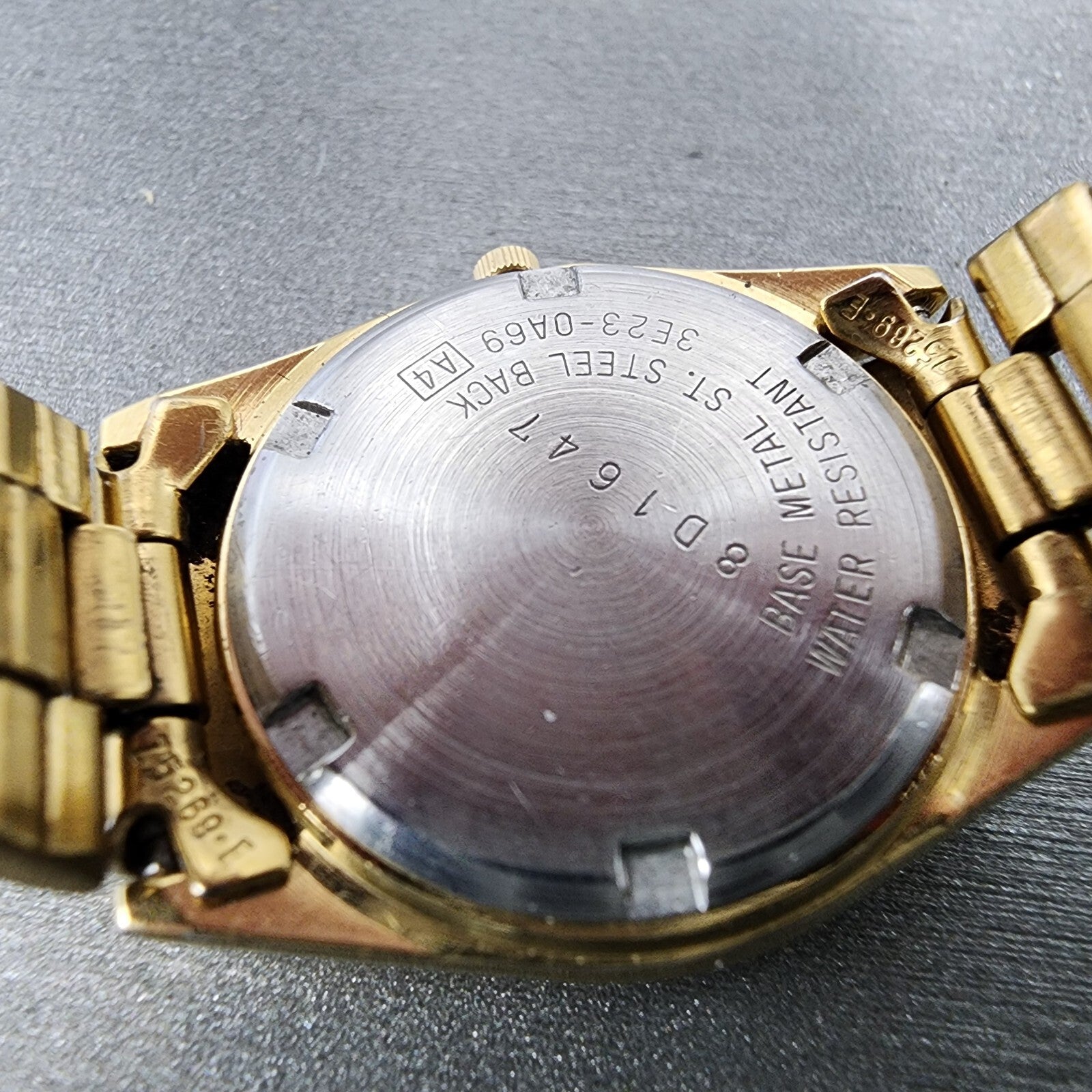 Seiko SQ Watch Women 24mm Gold Dial Gold Tone Daydate Round 3E230A69 New Batt9