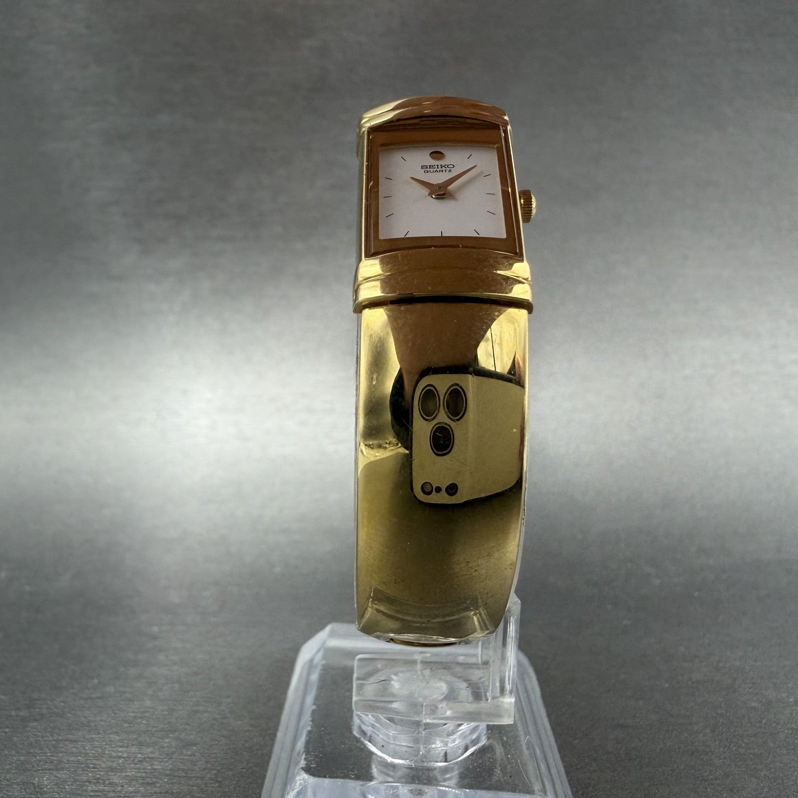 Seiko Watch Women 15mm White Dial Gold Tone Rectangle 1F20-5K19 New Battery YYTF5