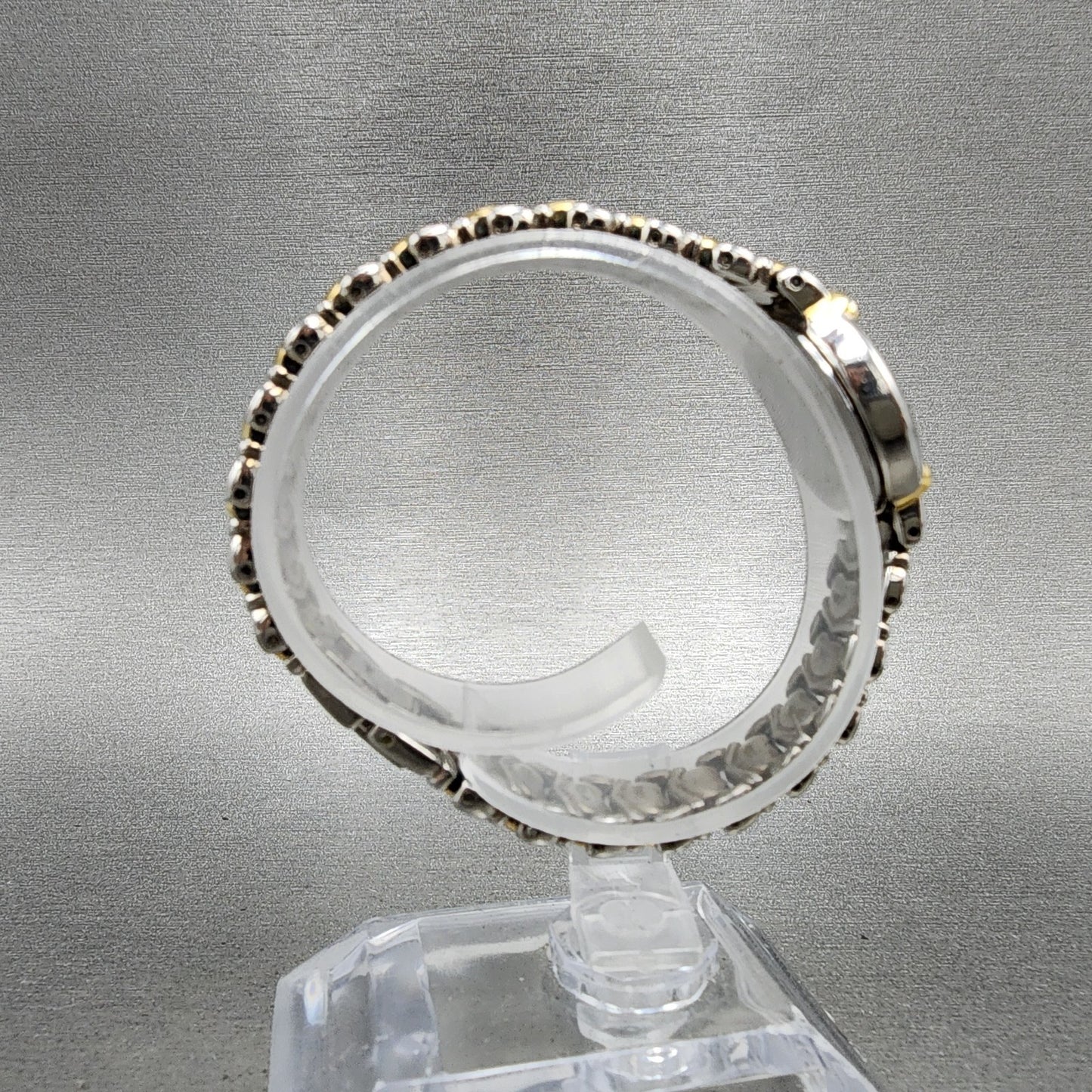 Bulova Watch Women 21mm White Dial Two Tone Oval Heart Links 98P11 New Battery7