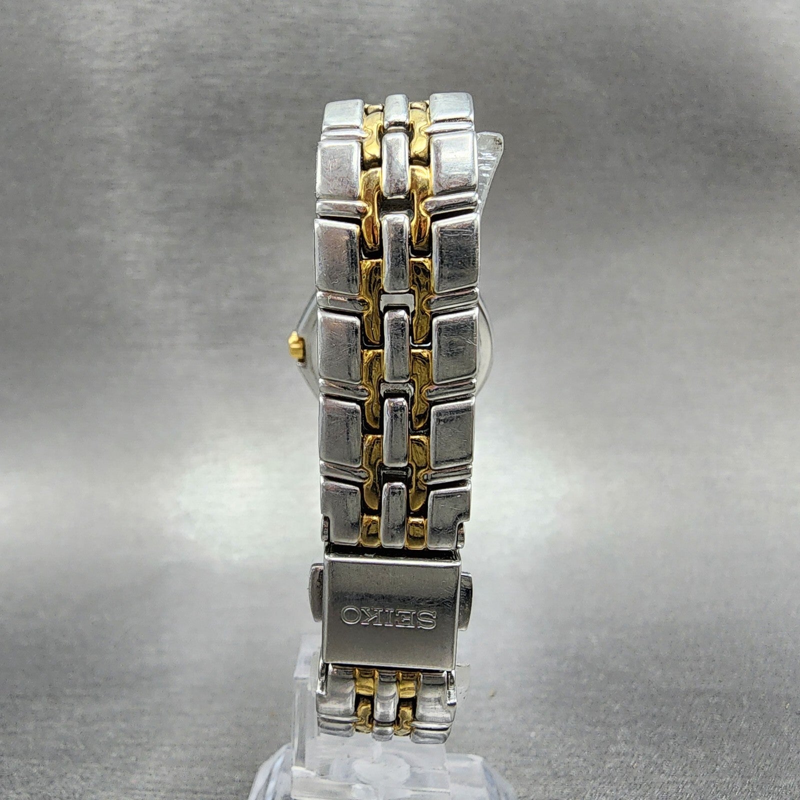 Seiko Watch Women 26mm White Dial Two Tone Date Round 7n820at0 New Battery7