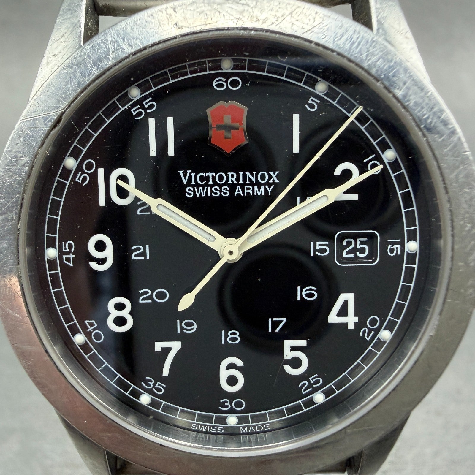 Swiss Army Victorinox Watch Men 38mm Black Dial Steel Date 24653 New Battery1