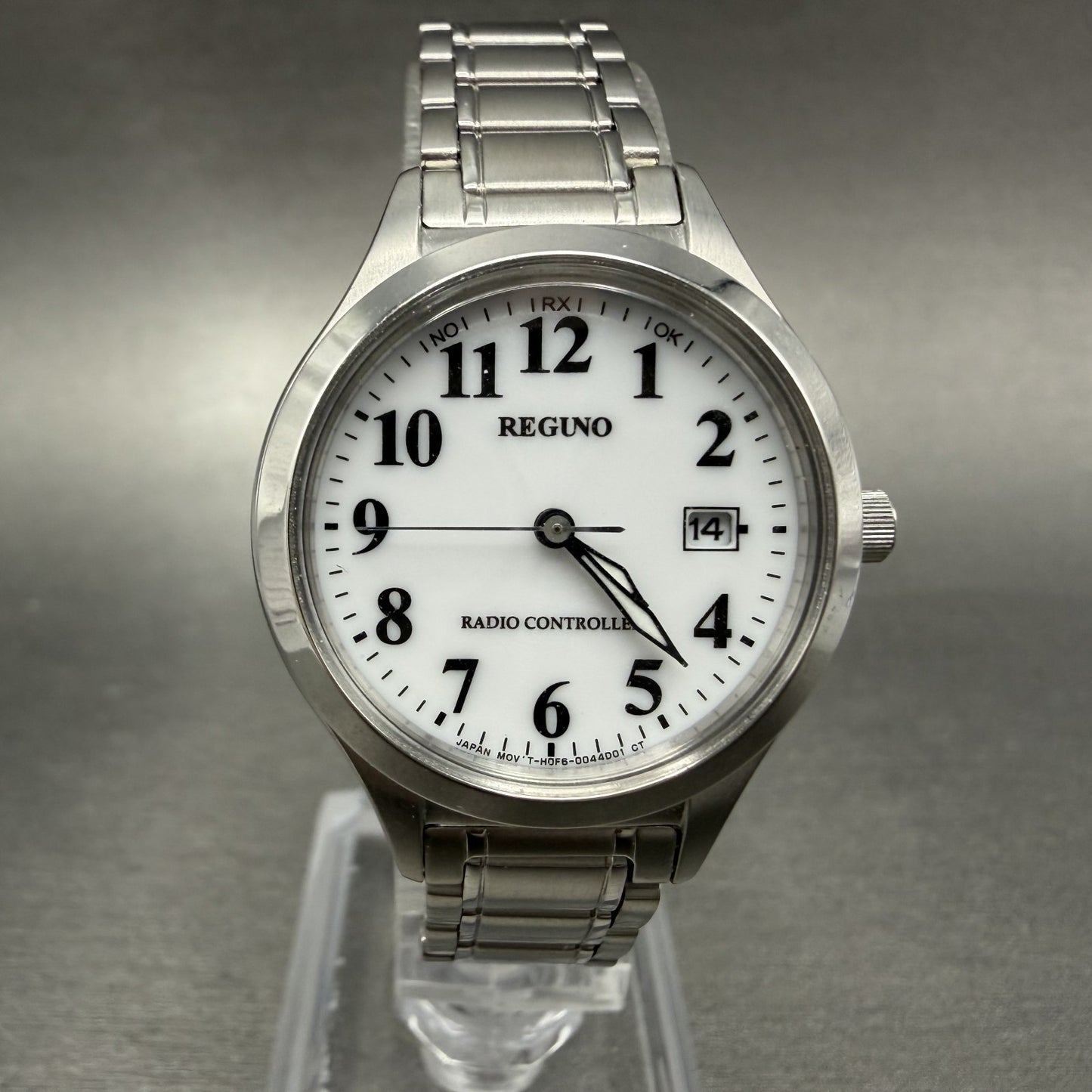 Citizen Reguno Watch Women 28mm White Dial Silver Tone Date Round Runs Solar0