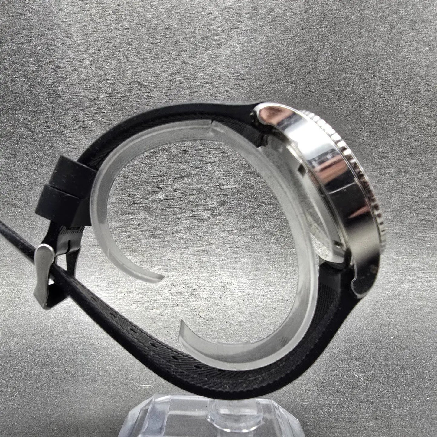 Wenger Dive Watch Men 43mm Black Dial Silver Tone Date 0641.10 New Battery8