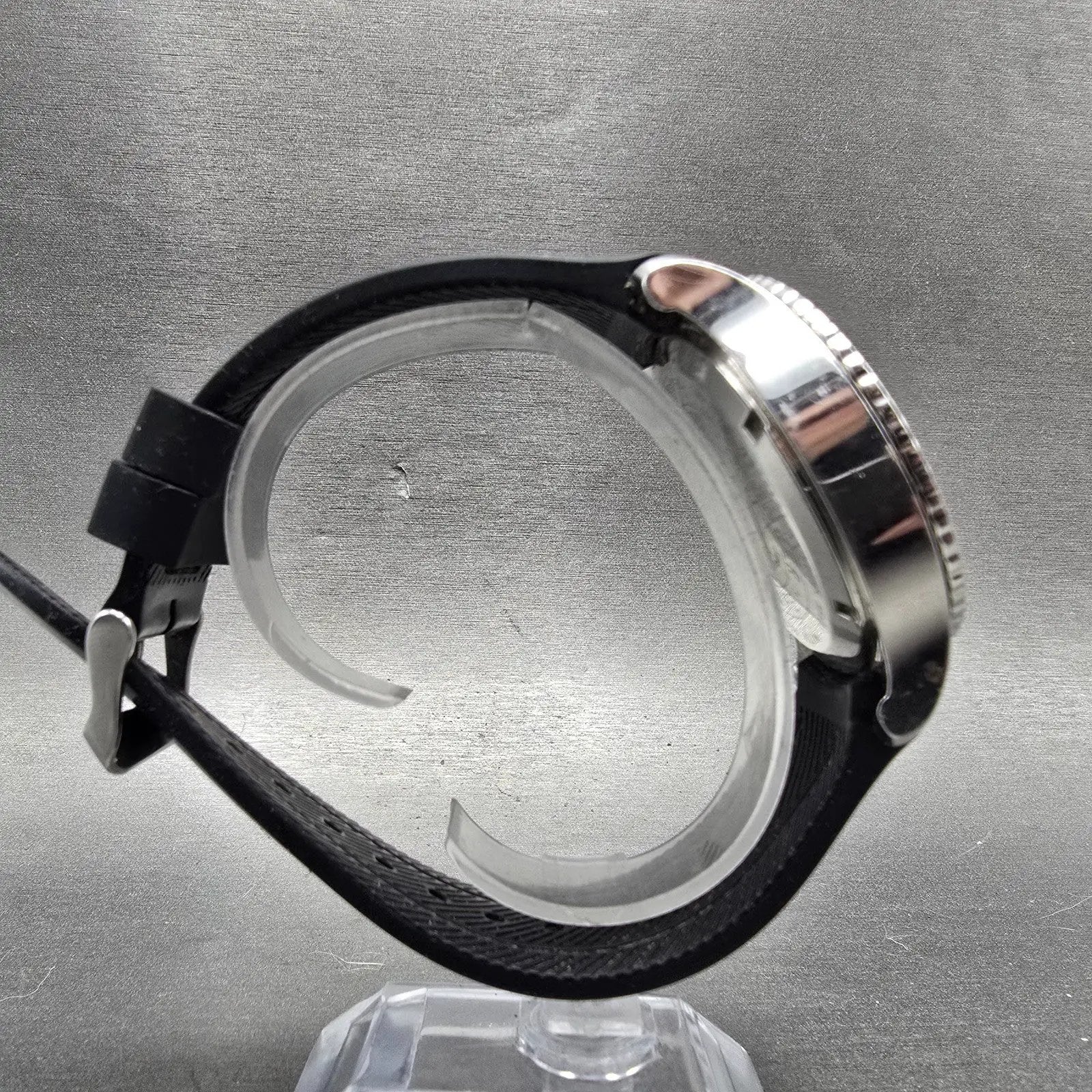 Wenger Dive Watch Men 43mm Black Dial Silver Tone Date 0641.10 New Battery8