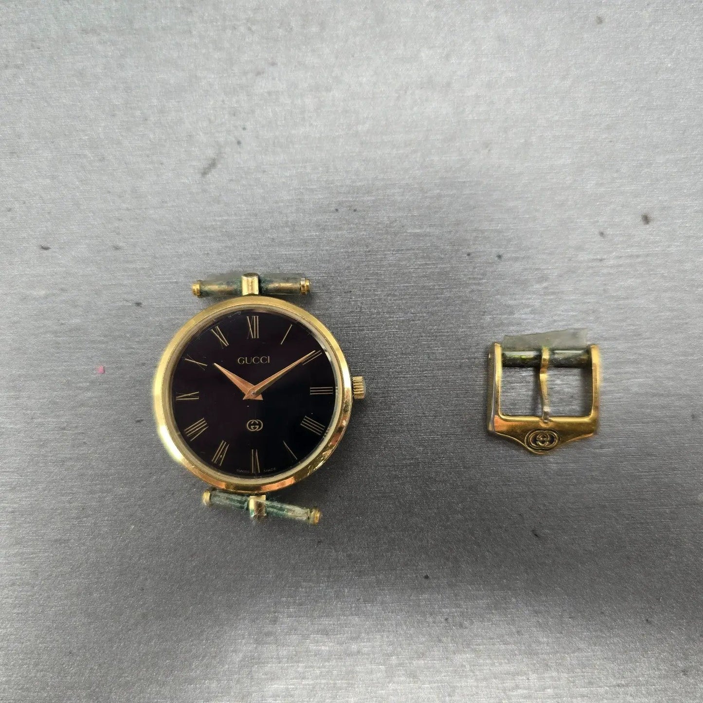 Gucci 2000M Watch Men 30mm Black Dial Gold Plated Round New Battery Vintage MNB0