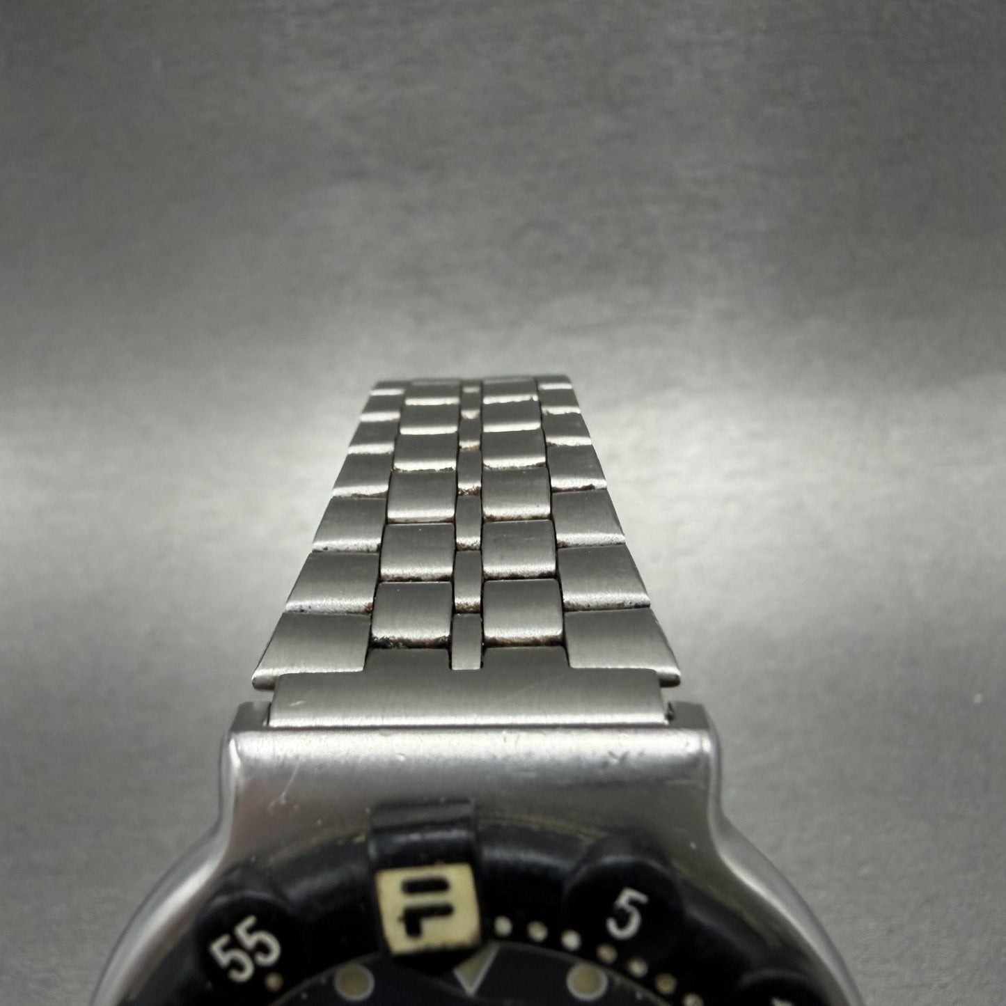 Fila Dive Watch Men 38mm Black Dial Silver Tone Round Date New Battery4