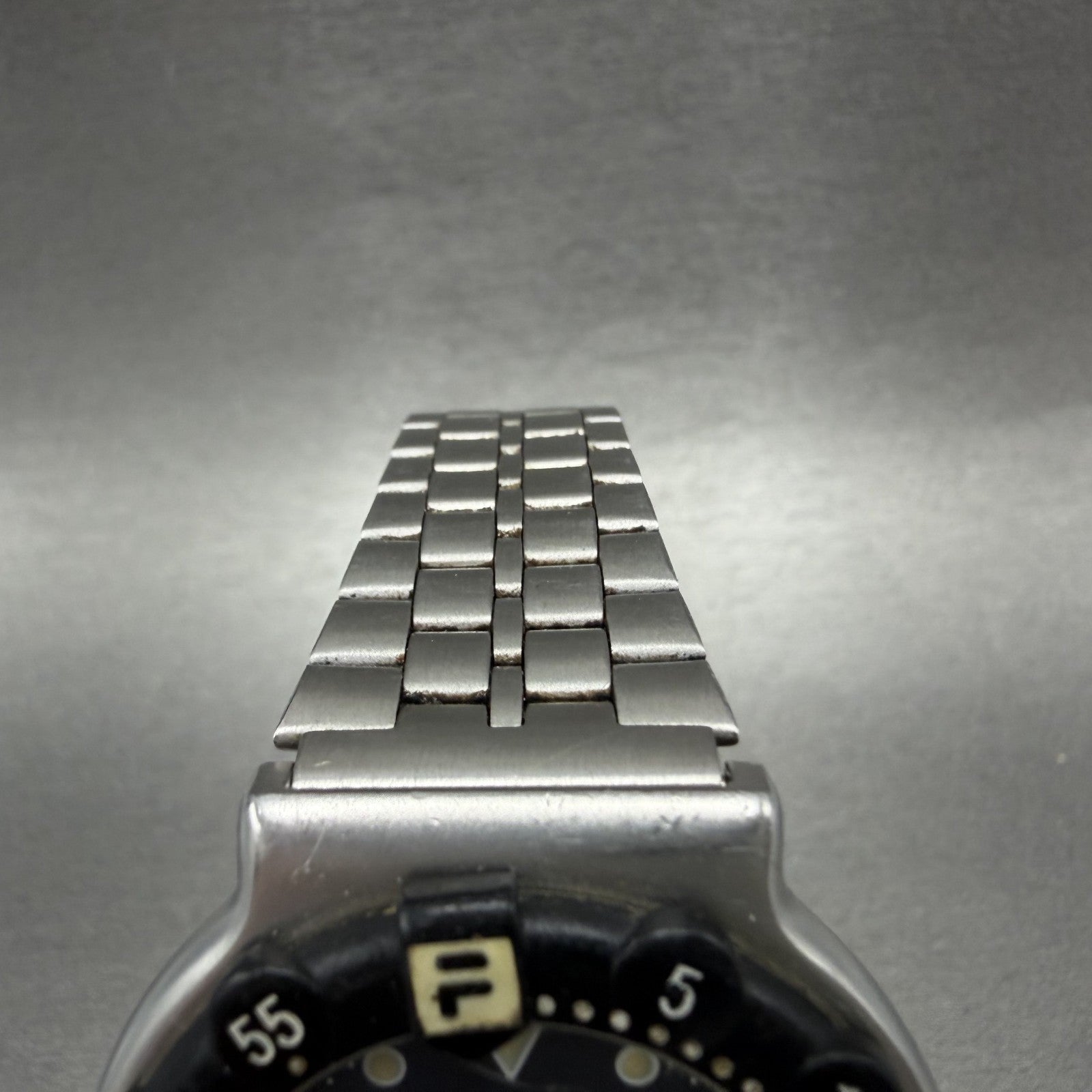Fila Dive Watch Men 38mm Black Dial Silver Tone Round Date New Battery4