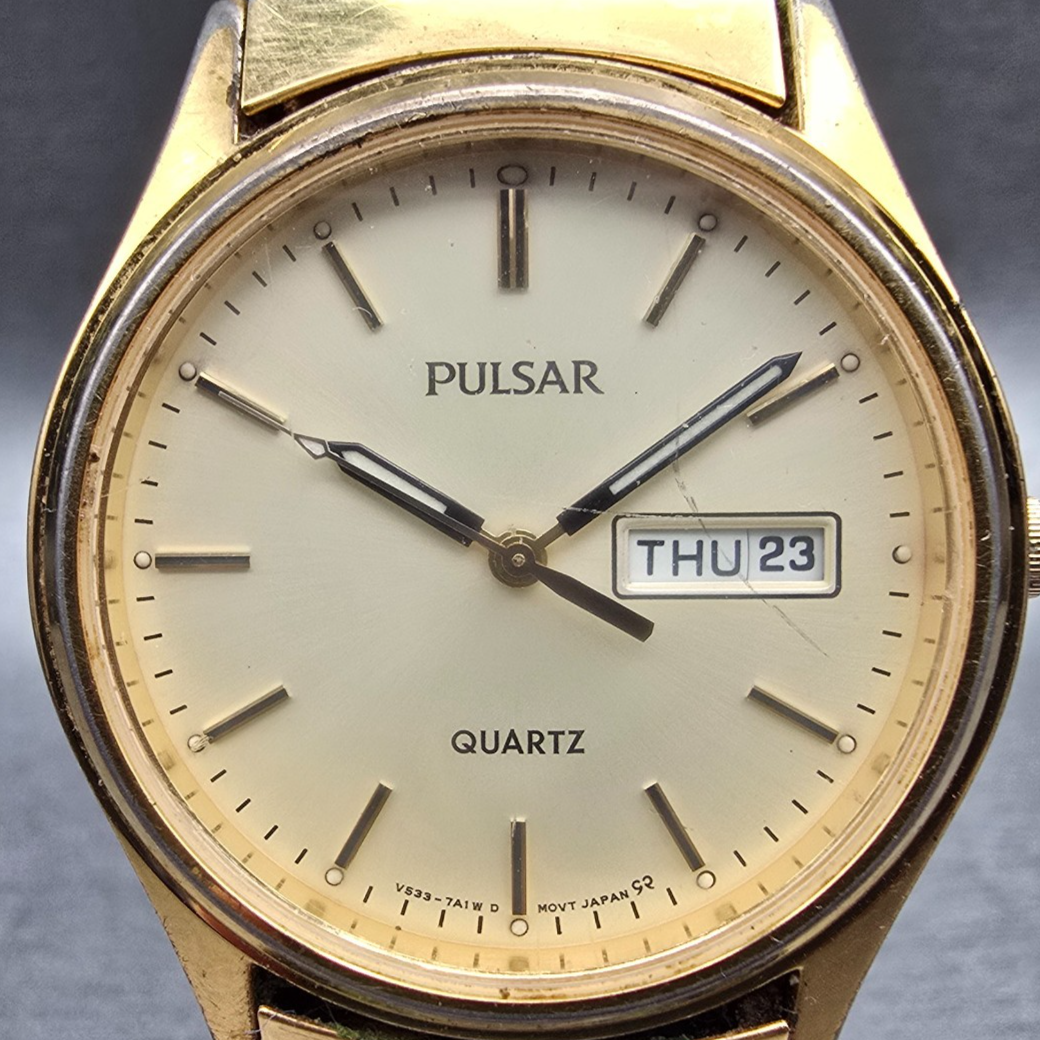 Seiko Pulsar Watch Men 34mm Champagne Dial Gold Tone Daydate V533-7A30 New BattC1