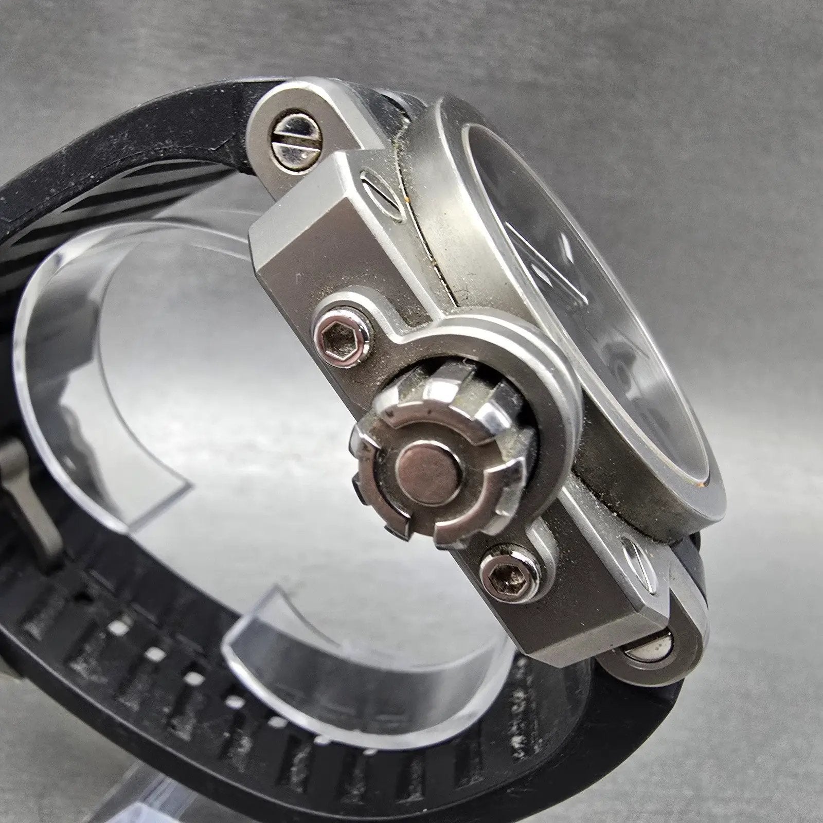 Oakley Gearbox watch Men 50mm Black Dial Titanium Round New Battery3