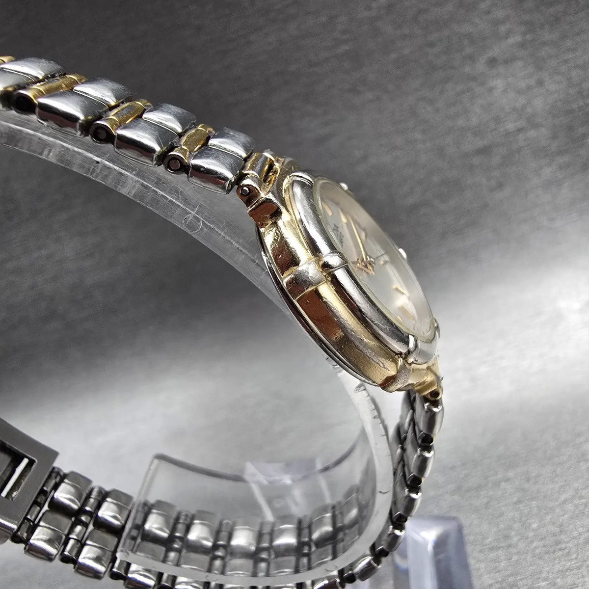 Bulova Watch Women 24mm Silver Dial Two Tone Round 90E11 New Battery3