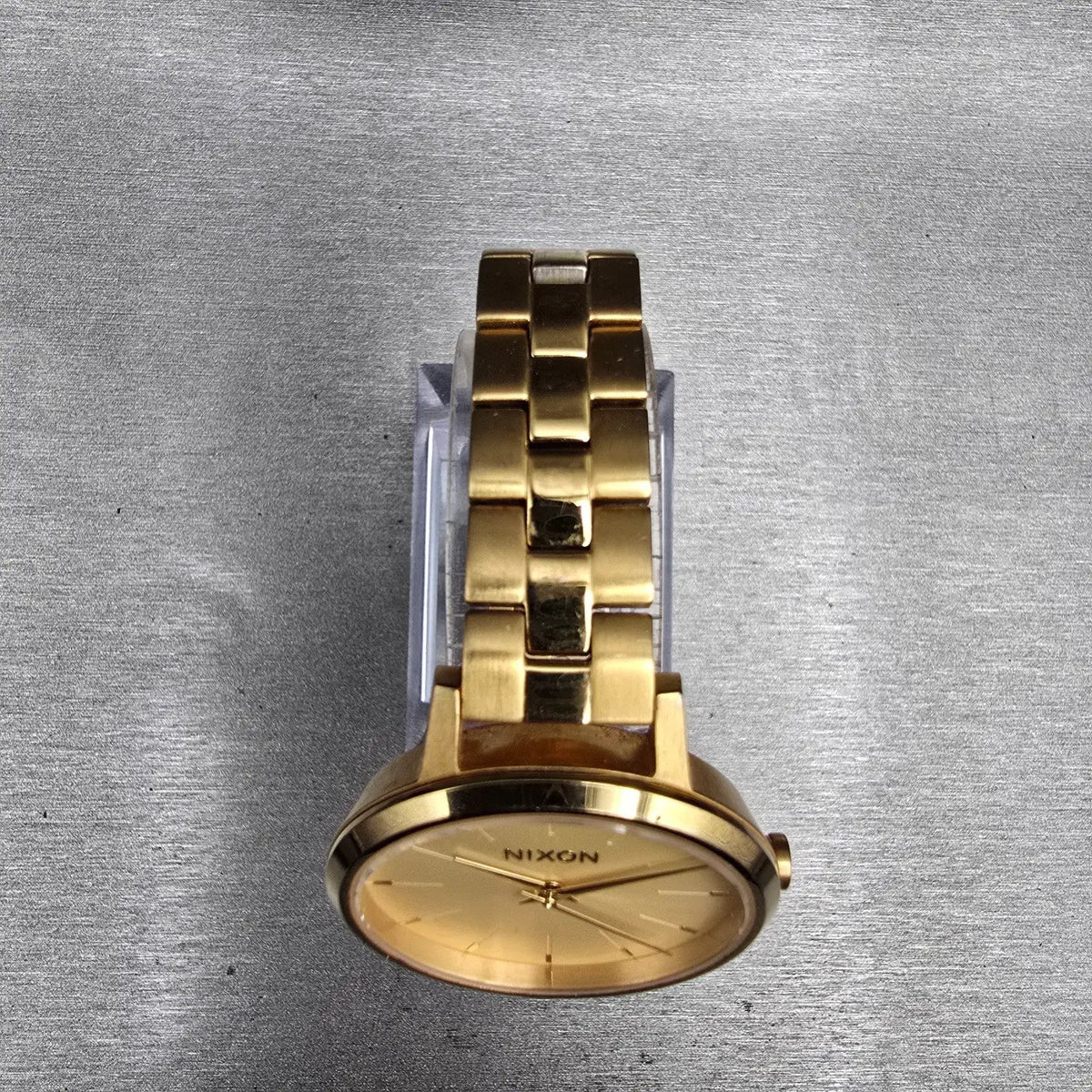 Nixon Kensington Watch Women 32mm Champagne Dial Gold Tone Round New Battery4