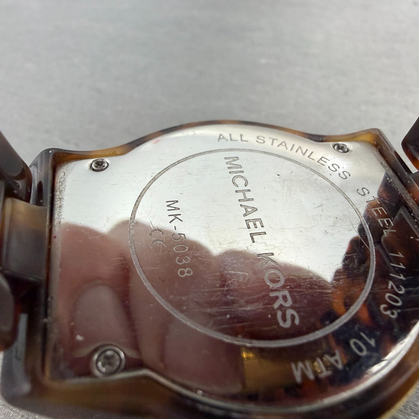 Michael Kors Watch Women 37mm Brown Dial Gold Tone Tortas Daydate New Battery KI9