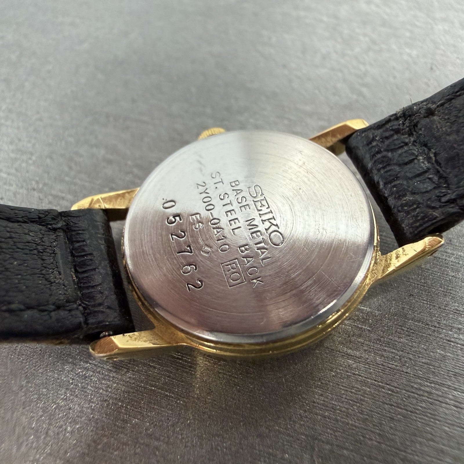 Seiko Watch Women 20mm White Dial Gold Tone Round 2Y00-0A10 New Battery AKGSJ9