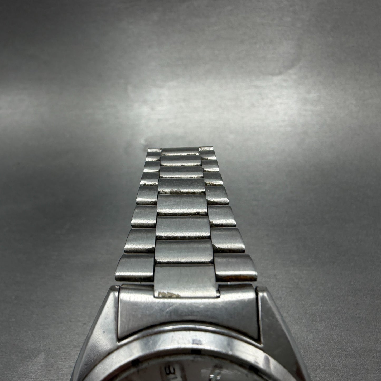 Seiko 5 Automatic Watch Men 37mm Silver Dial Silver Tone Daydate 7S26-3040 PARTS5