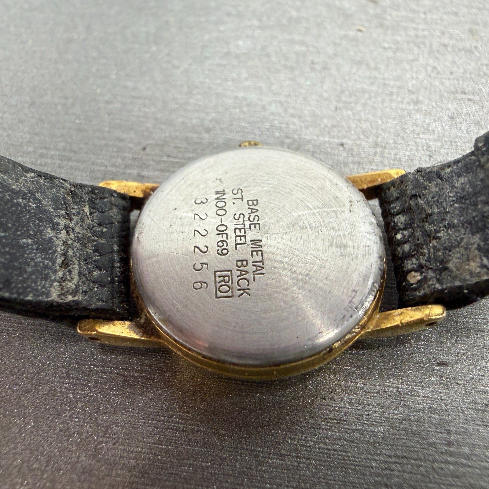 Seiko Watch Women 20mm Black Dial Gold Tone Round Vintage 1N00-0F69 New BatteryJ9