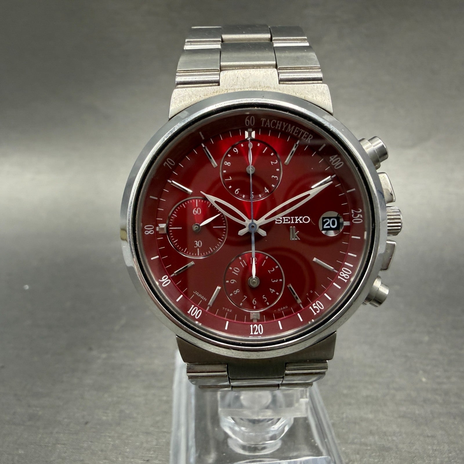 Seiko Lukia Chronograph Watch Women 35mm Red Dial Silver Dial Date New Battery0