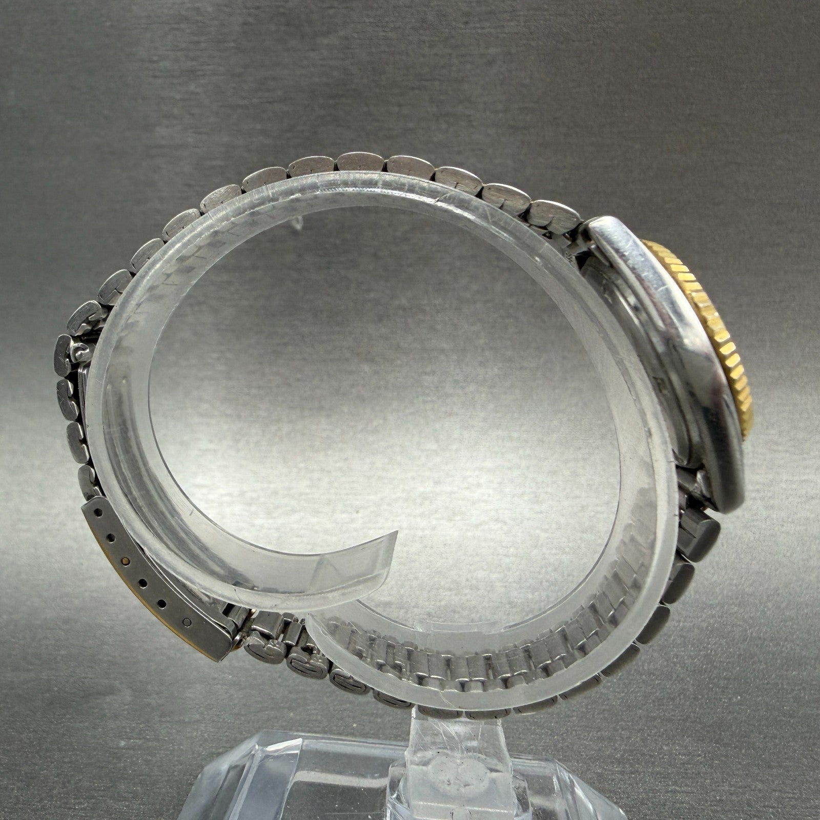 Seiko Watch Women 24mm White Dial Two Tone Daydate Round 3E23-0A69 New Batt M788