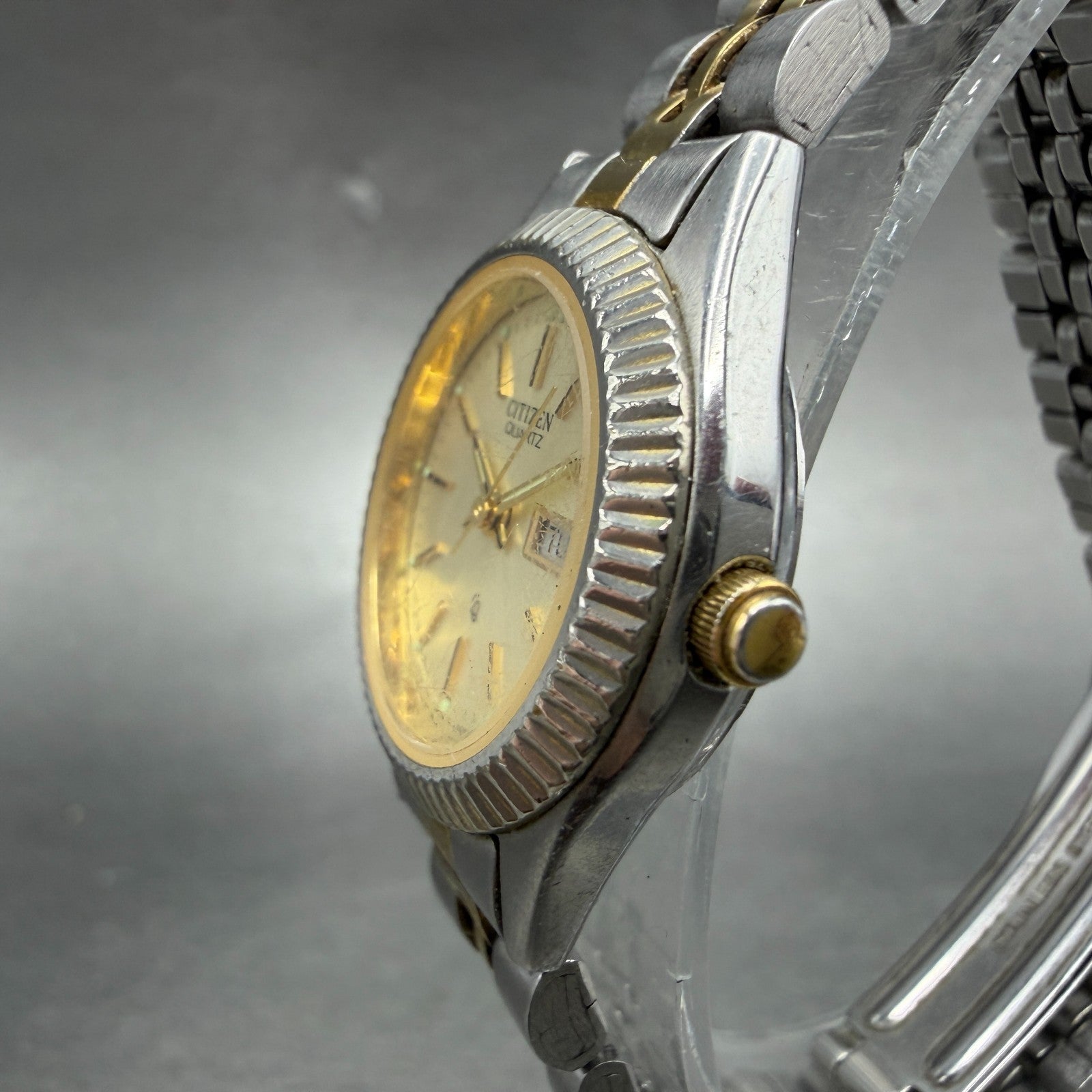 Citizen CQ Watch Women 25mm Champagne Dial Two Tone Daydate 6000-R00413 NewBattX2