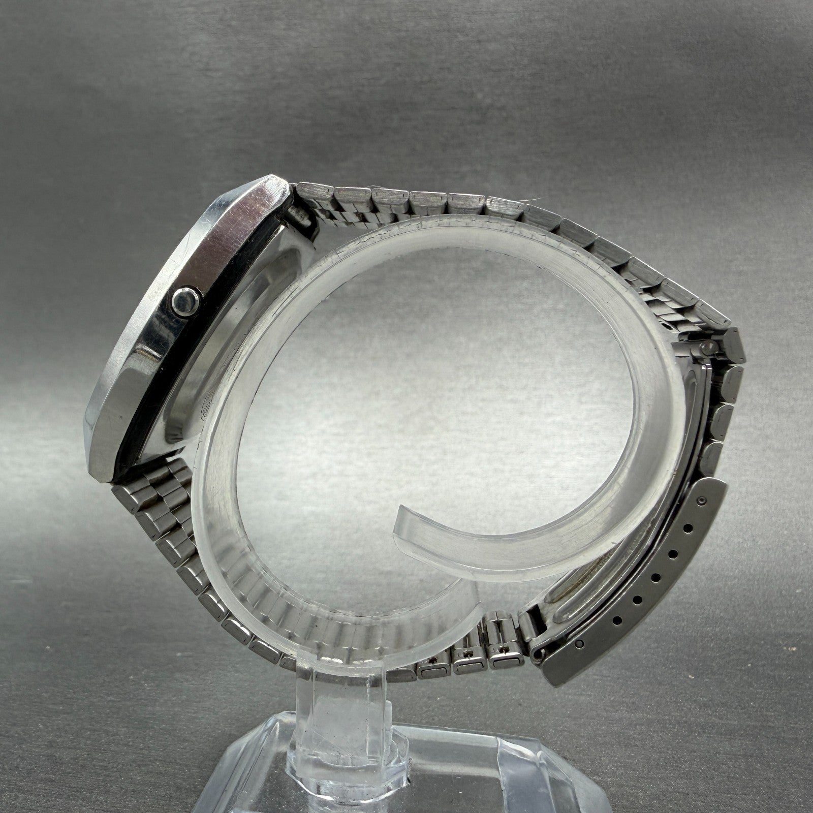 Casio 58 S005 Watch Men 36mm Digital Silver Tone Daydate New Battery Vintage ABC7