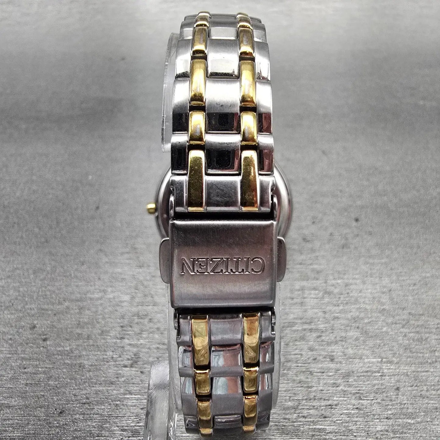 Citizen Eco-Drive Watch Women 32mm White Dial Two Tone Date E011-R008129 Works7