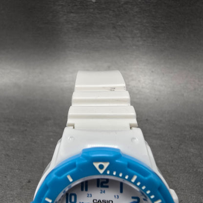 Casio Dive Watch Women 33mm White Dial White & Blue Tone Date LRW-200H New Batt4