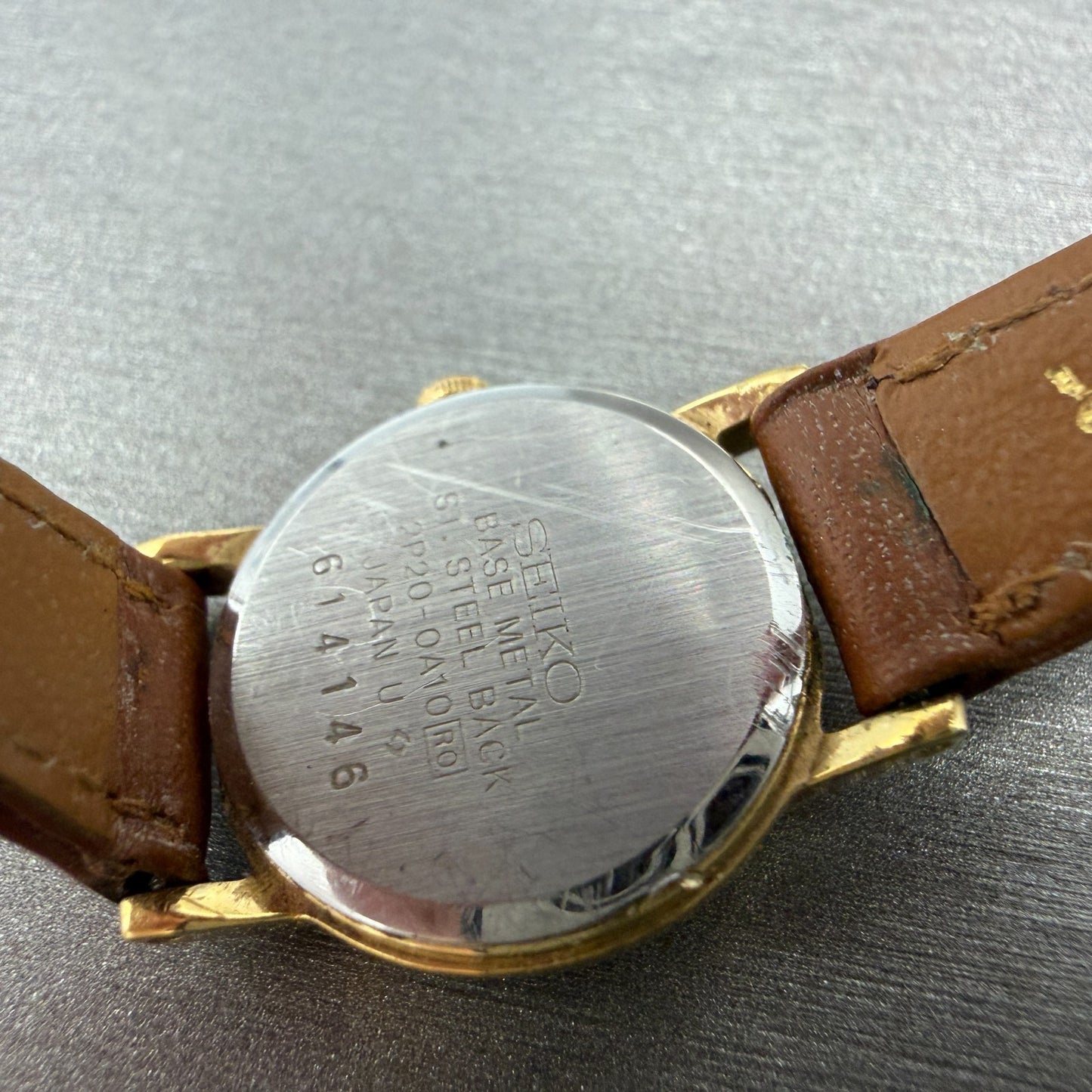 Seiko Watch Women 20mm Champagne Dial Gold Tone Round 2P20-0A10 New Battery VTG9