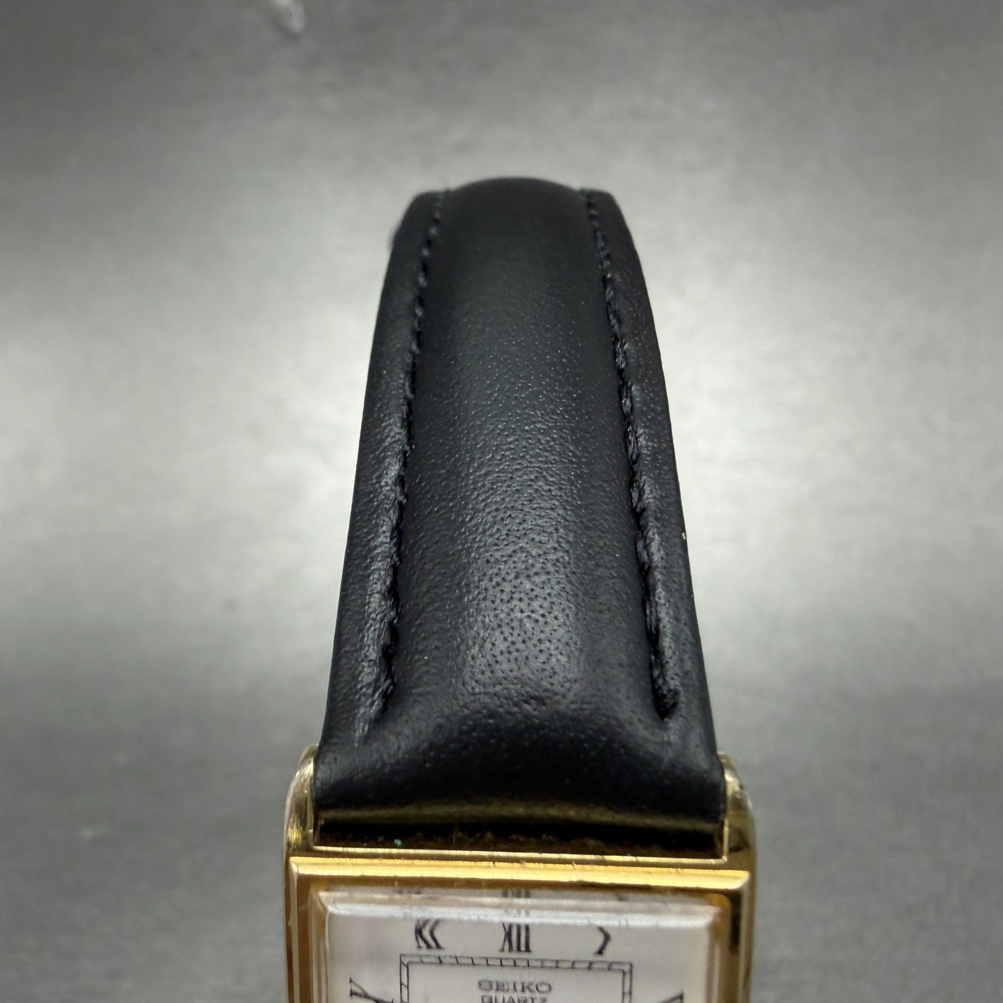 Seiko Tank Watch Women 19mm White Dial Gold Tone Rectangle 2C20-5820 New Battery4