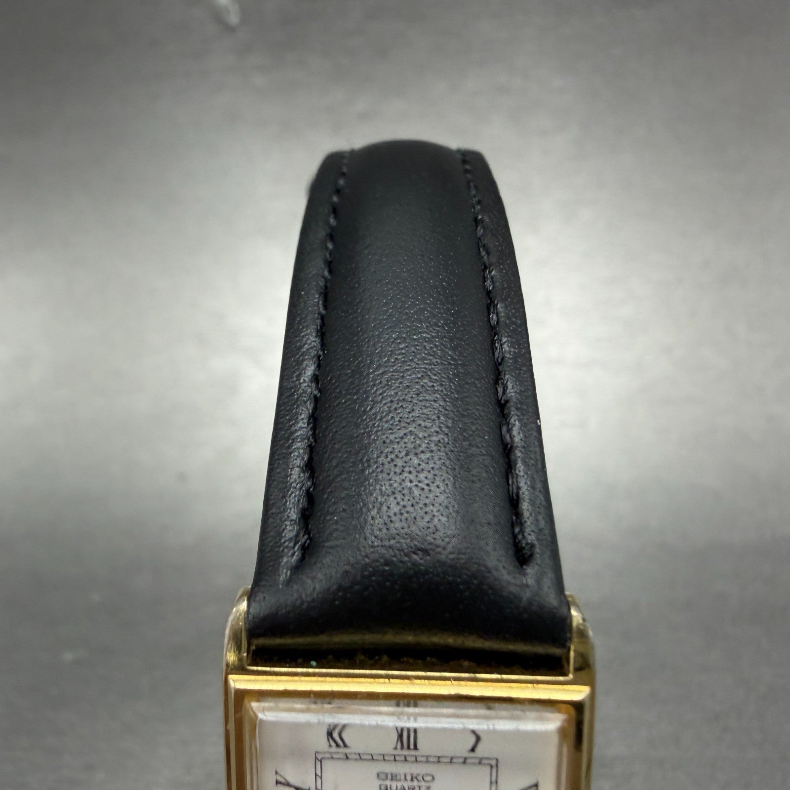 Seiko Tank Watch Women 19mm White Dial Gold Tone Rectangle 2C20-5820 New Battery4