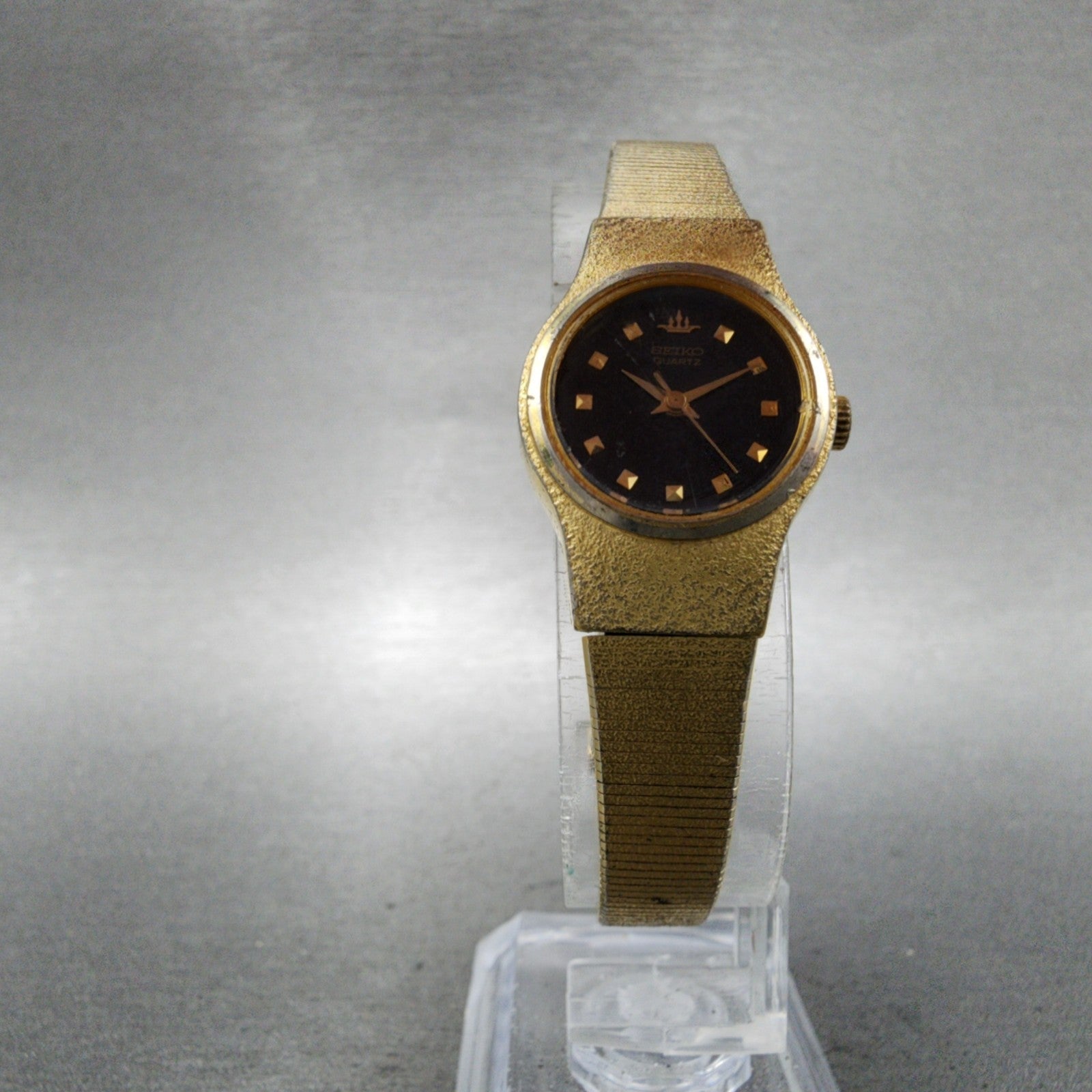 Seiko Watch Women 20mm Black Dial Gold Tone Round 8Y210020 New Battery5