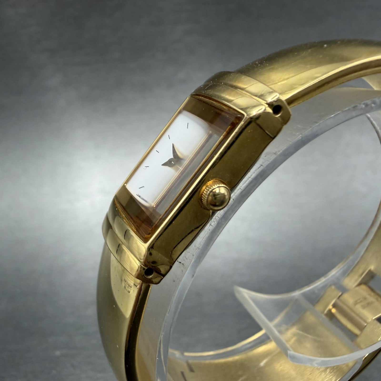 Seiko Watch Women 15mm White Dial Gold Tone Rectangle 1F20-5K19 New Battery YYTF2