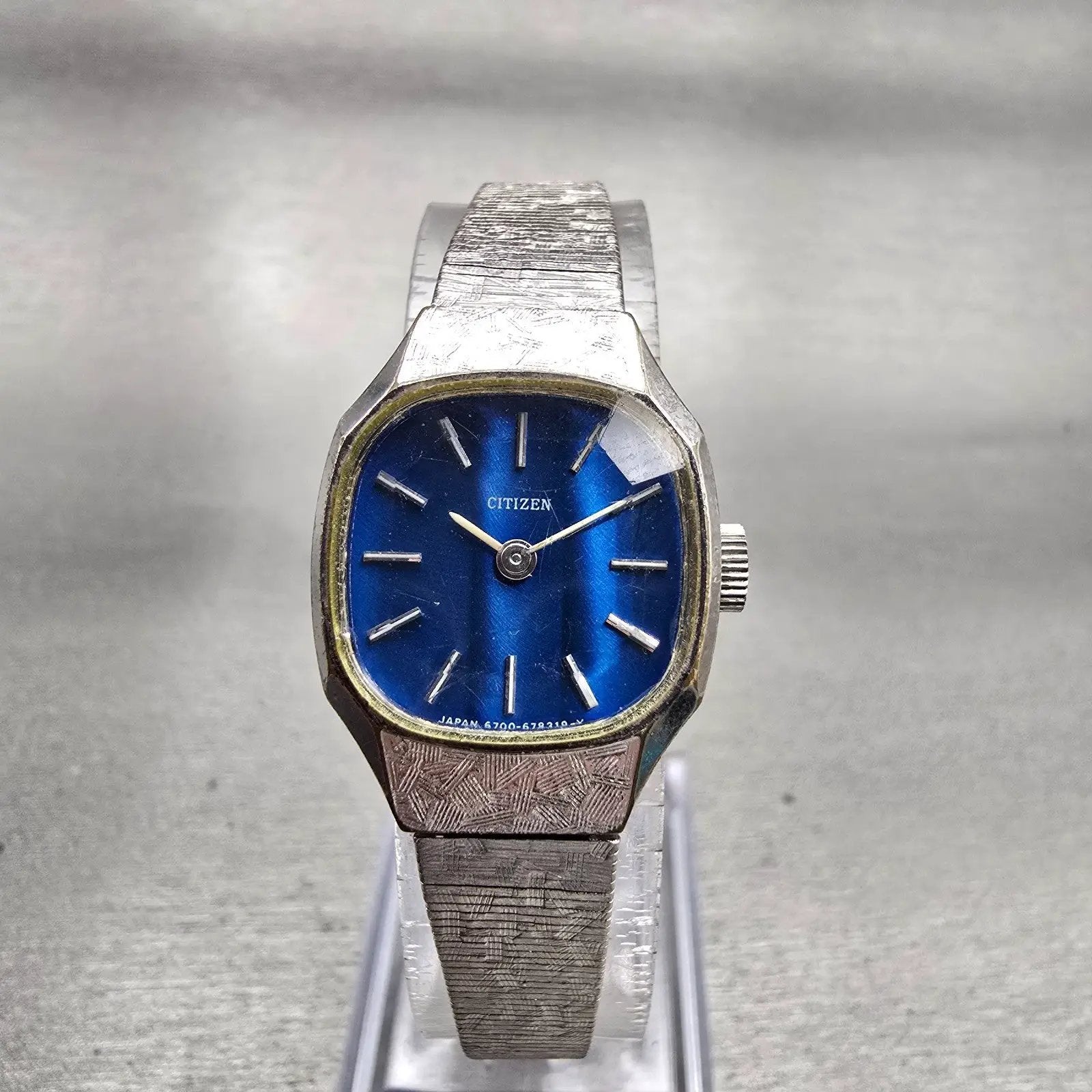 Citizen Watch Women 19mm Blue Dial Silver Tone Oval 4-676173 Manual Wind Vintage0