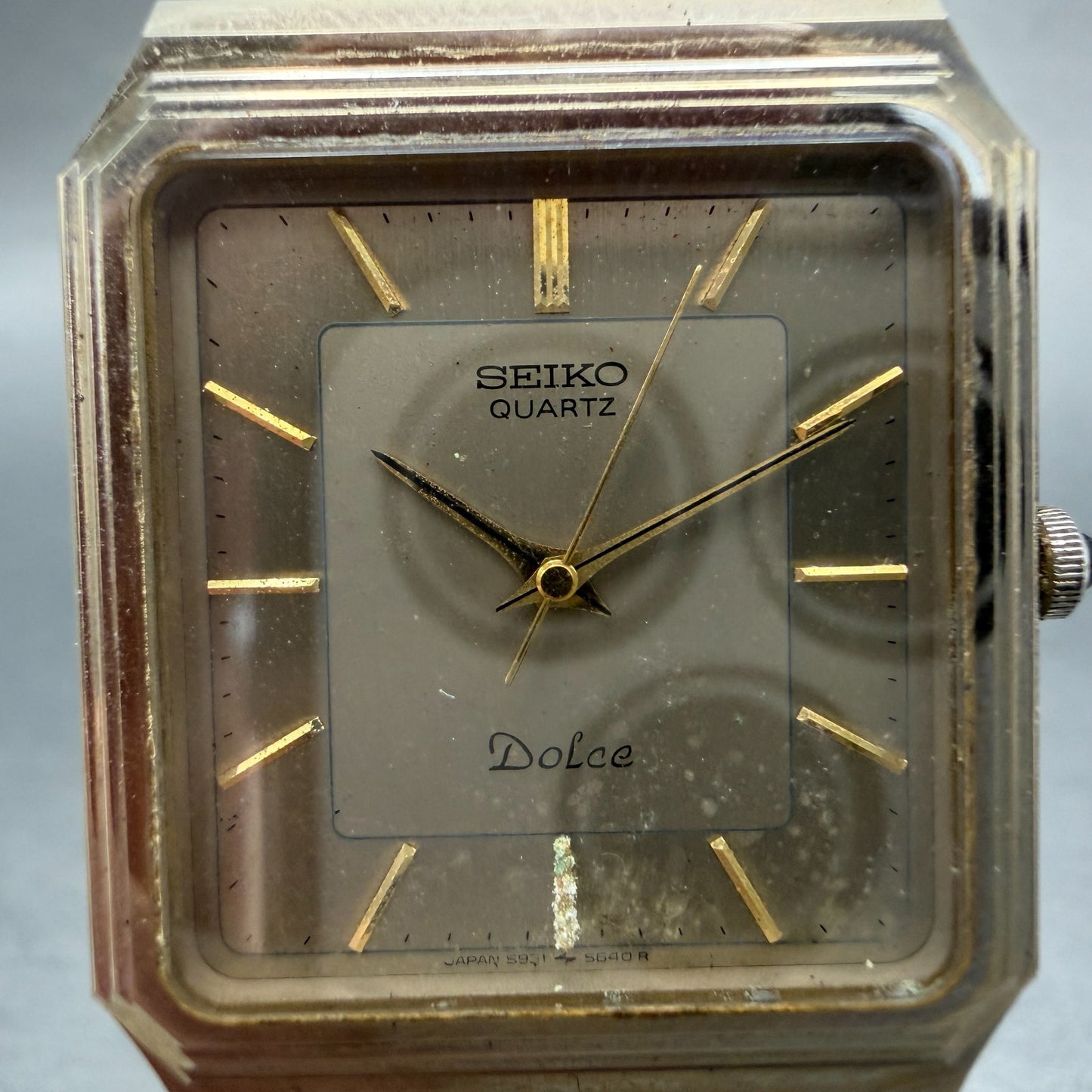 Seiko Dolce Tank Watch Men 29mm Champagne Dial Gold Tone 5931-5490 New Battery1