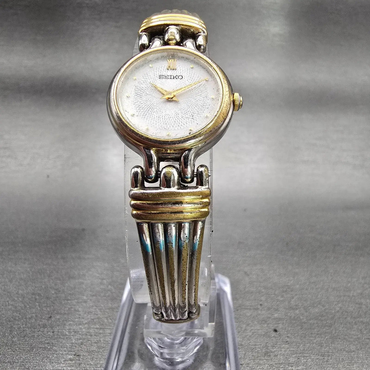 Seiko Watch Women 20mm White Dial Two Tone Round V400-1229 New Battery Vintage5